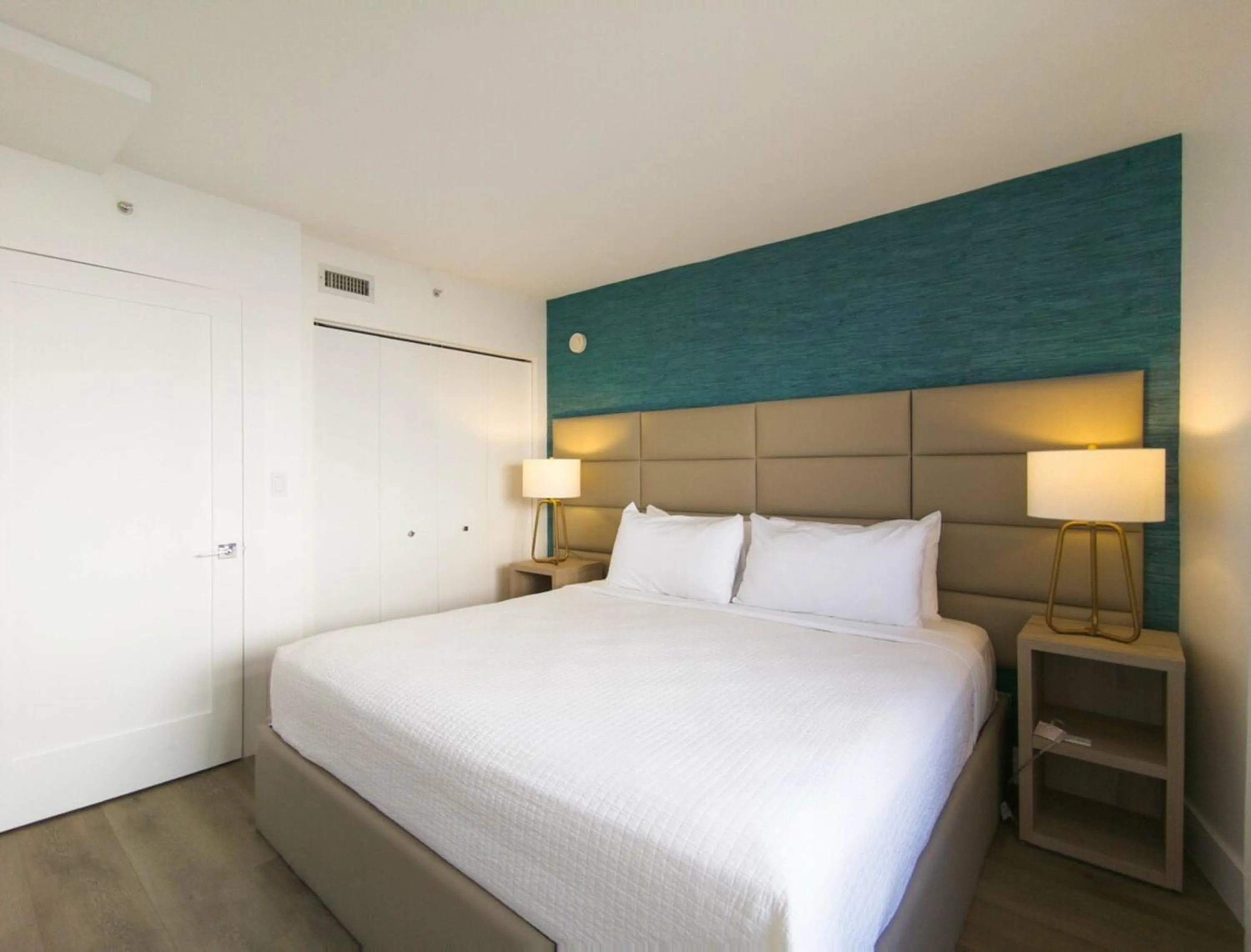 Bedroom, Bed in Bentley Hotel South Beach