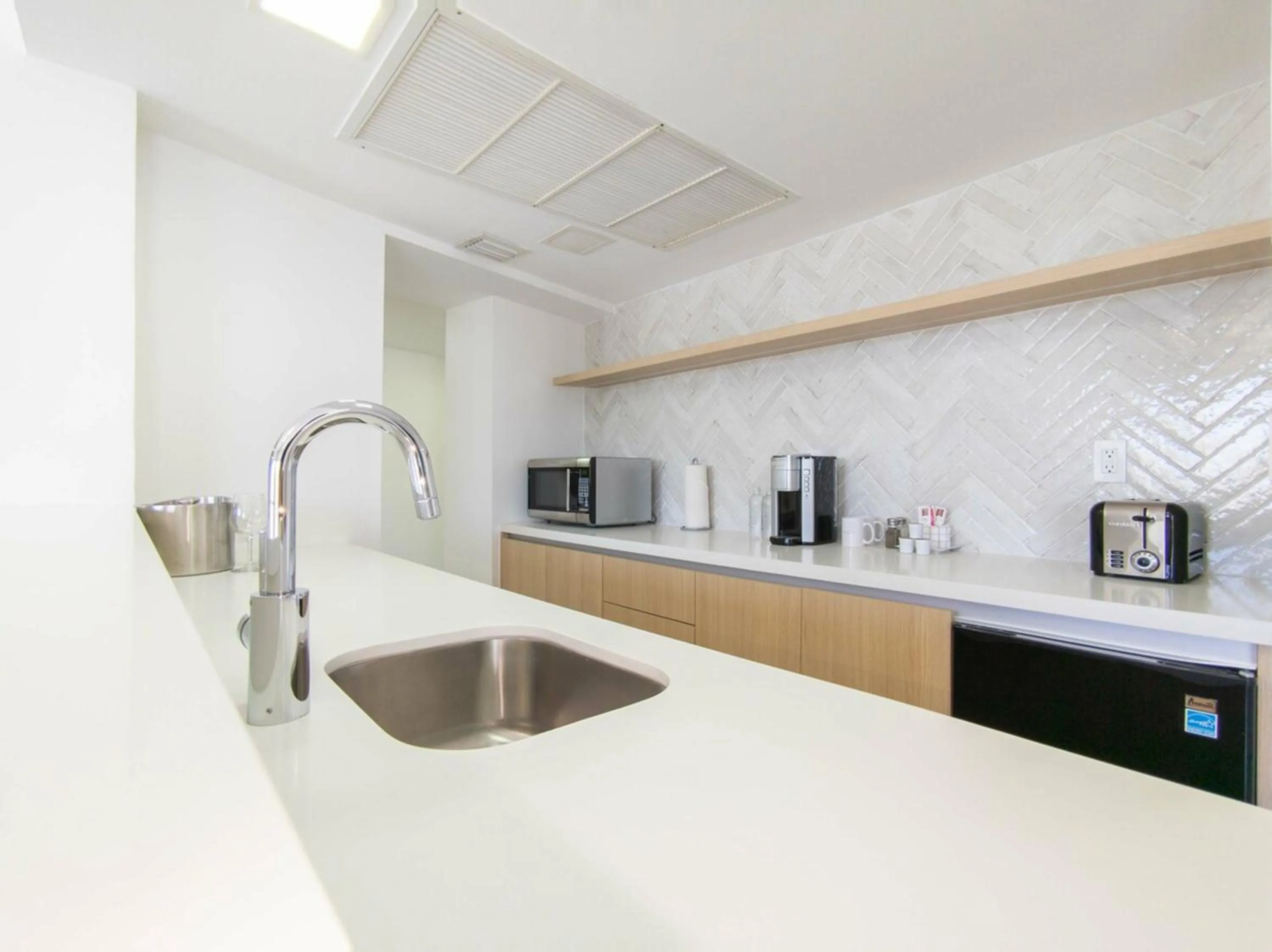 Kitchen or kitchenette in Bentley Hotel South Beach