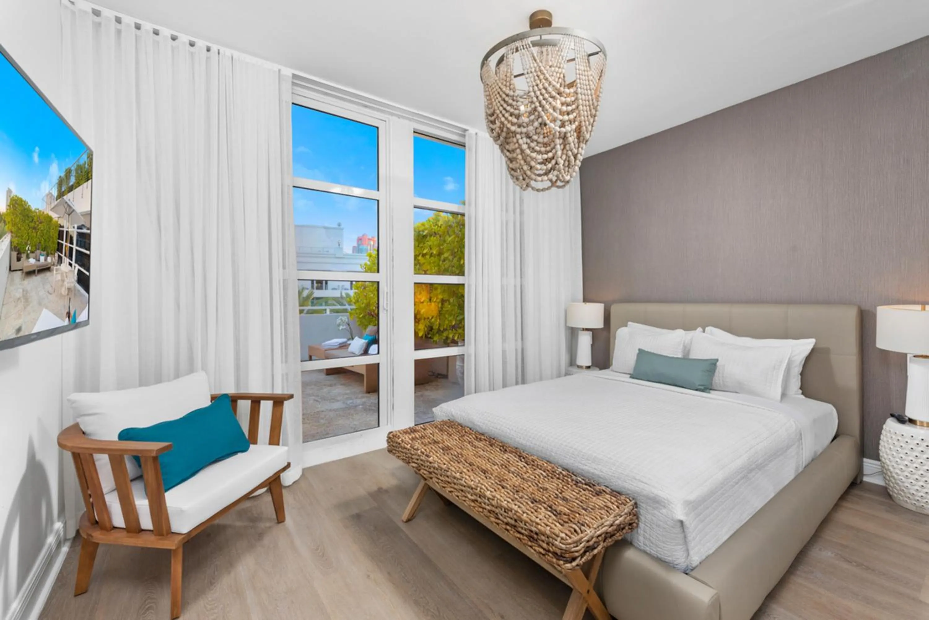 Bedroom, Bed in Bentley Hotel South Beach