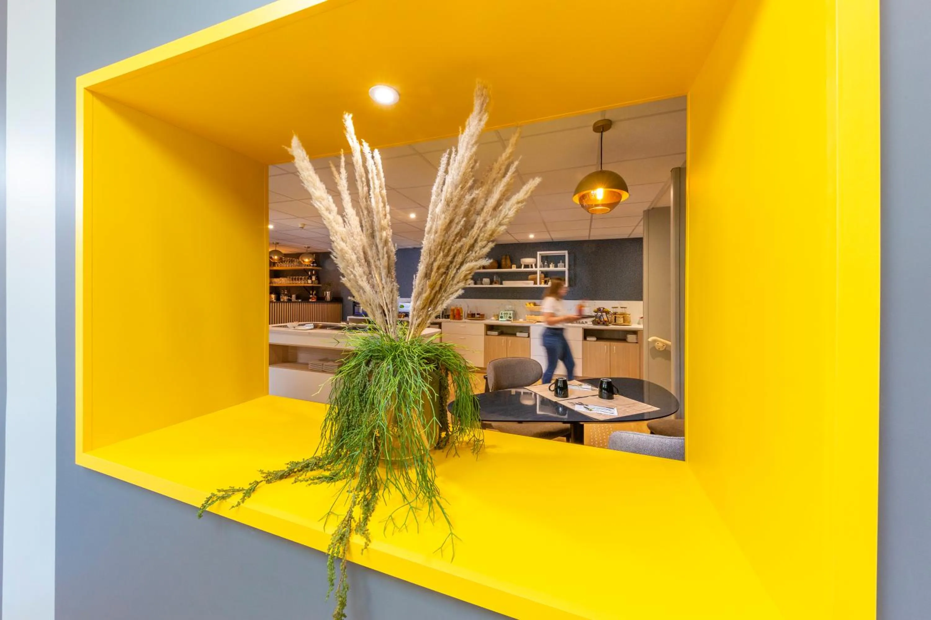 Breakfast in Hôtel L'Escale - Piscine & SPA