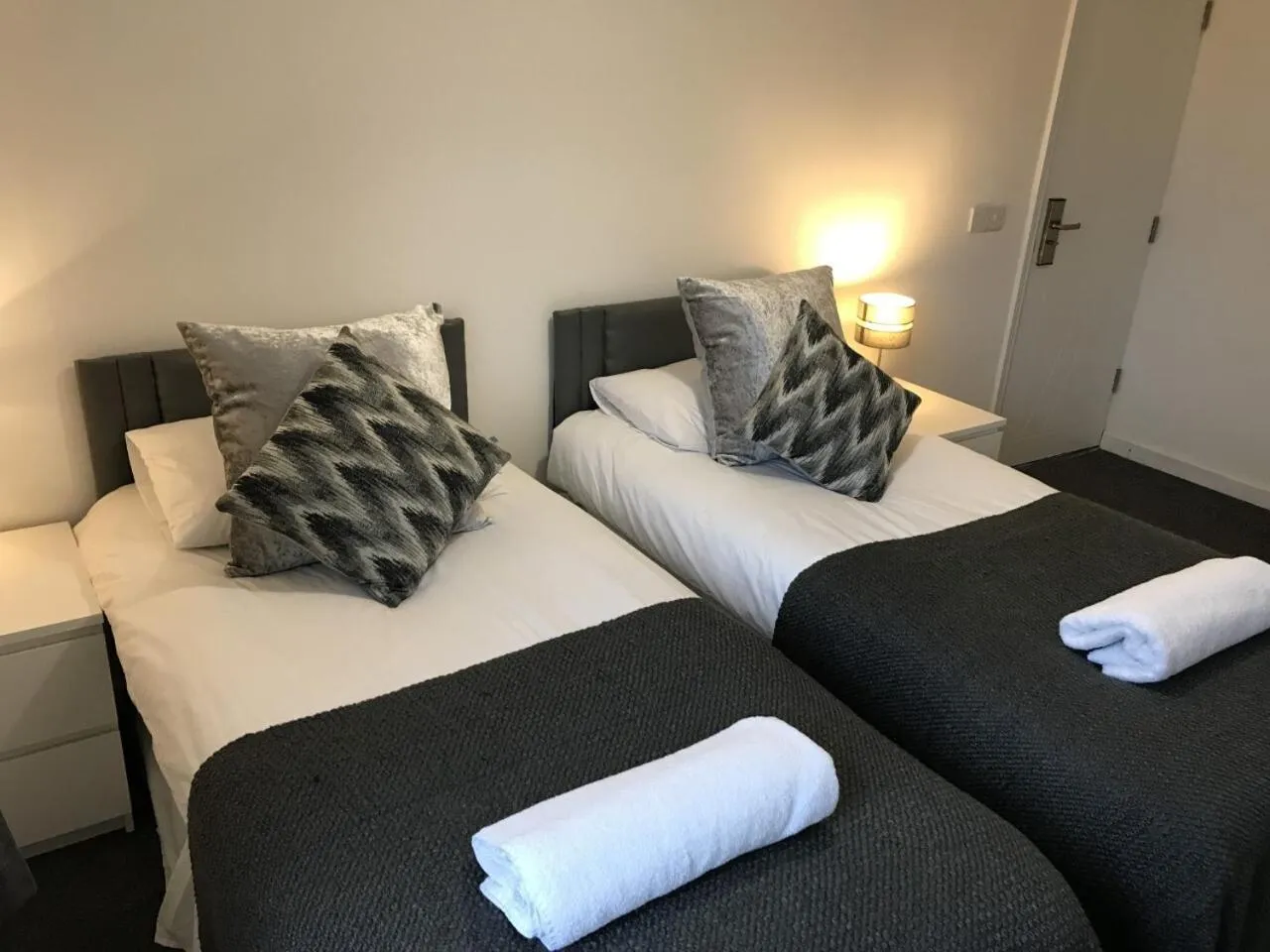 Bedroom, Bed in The Dalbury and Palmer Hotel with FREE PARKING