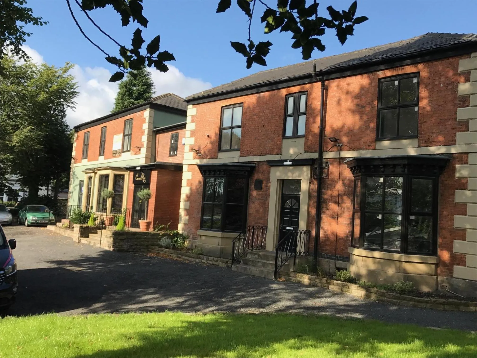 Property building in The Dalbury and Palmer Hotel with FREE PARKING