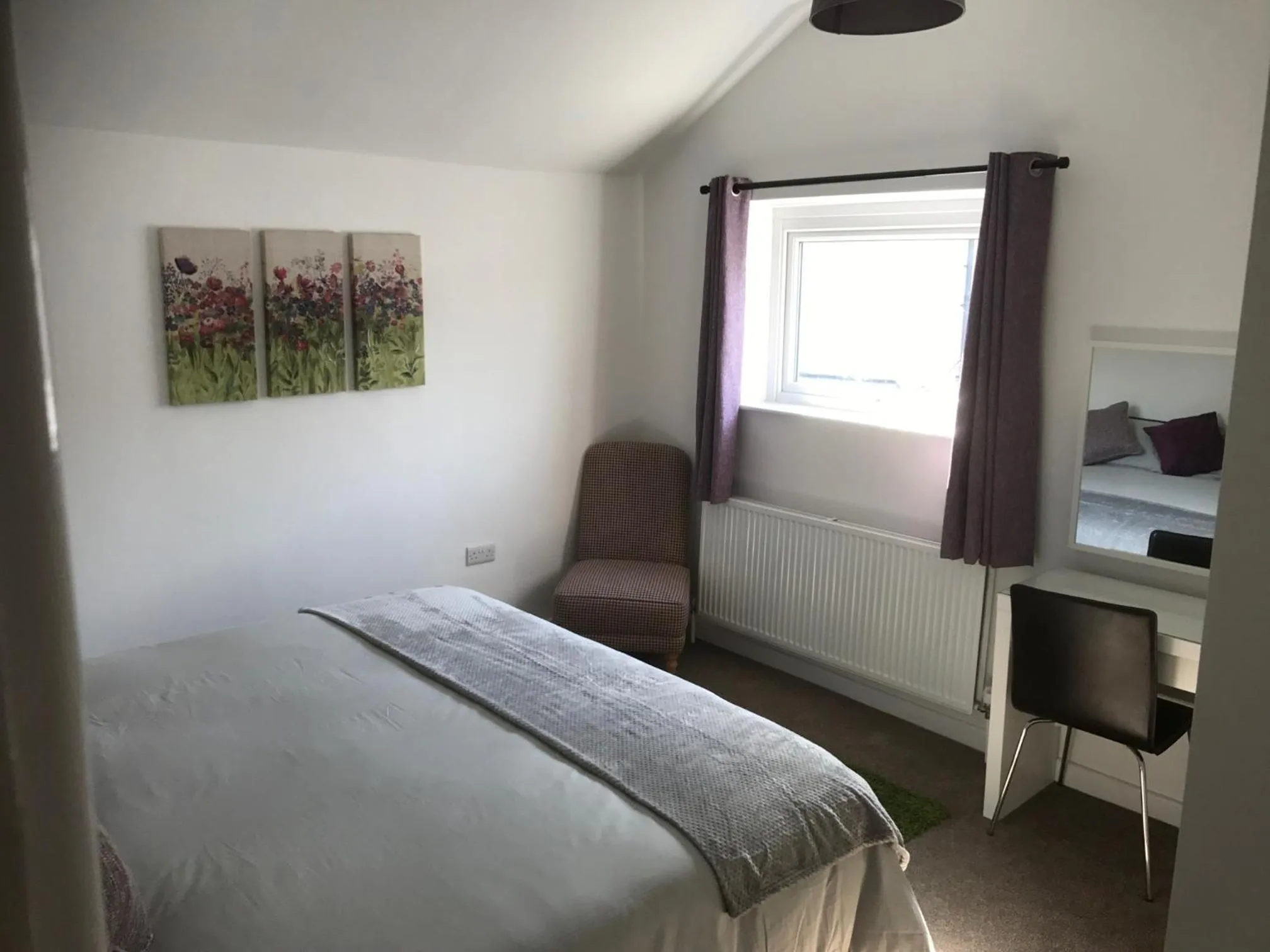 Bedroom, Bed in The Dalbury and Palmer Hotel with FREE PARKING