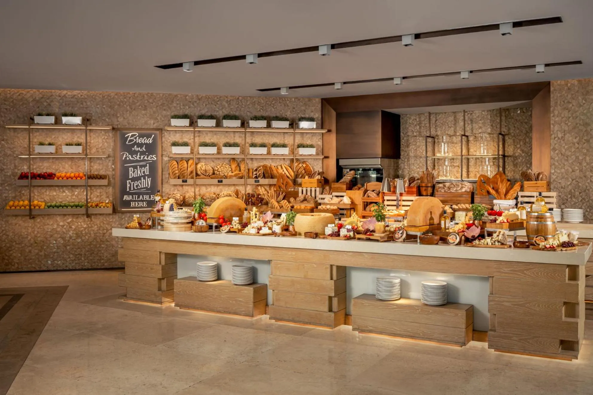 Food in Saadiyat Rotana Resort and Villas