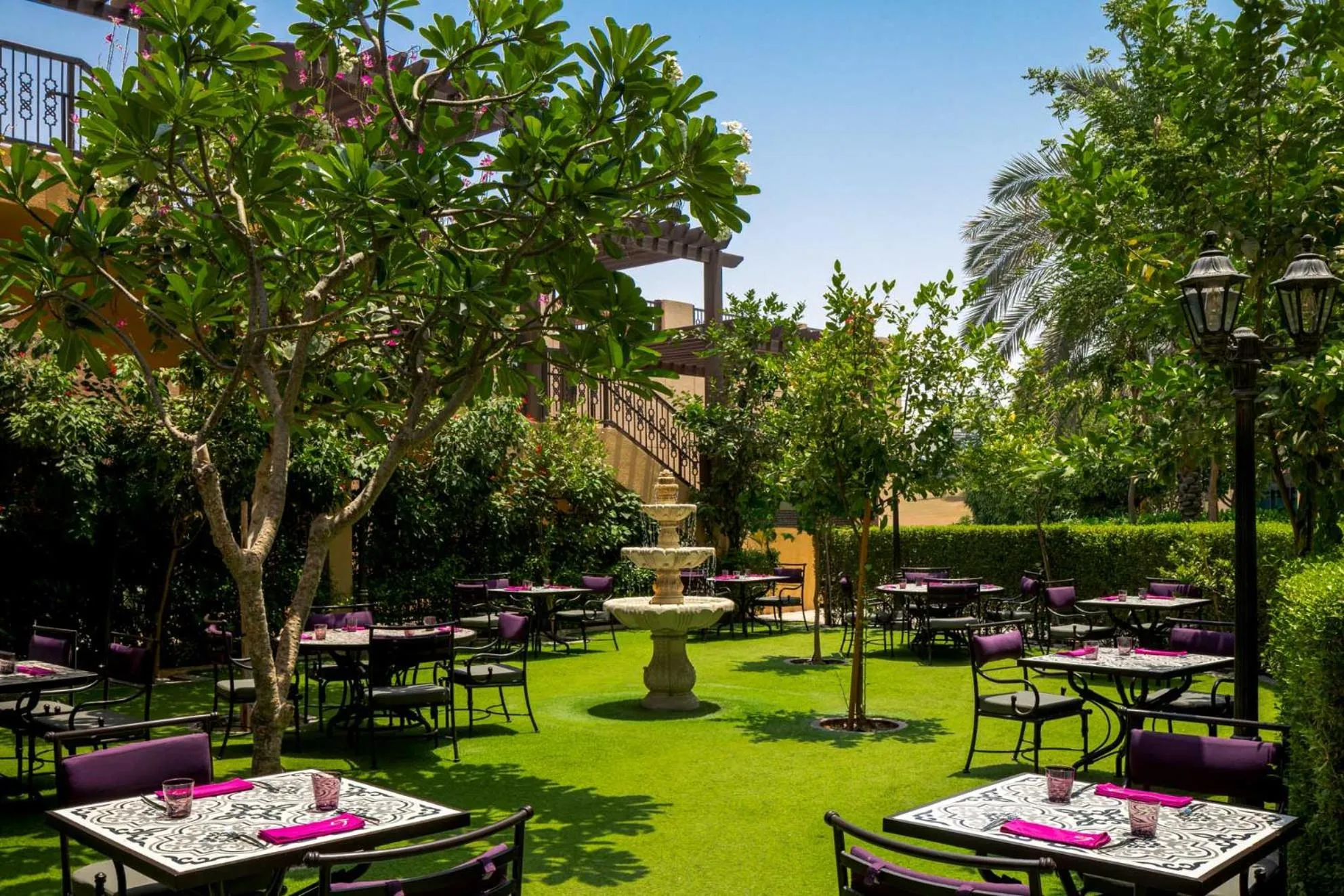 Restaurant/places to eat in Saadiyat Rotana Resort and Villas
