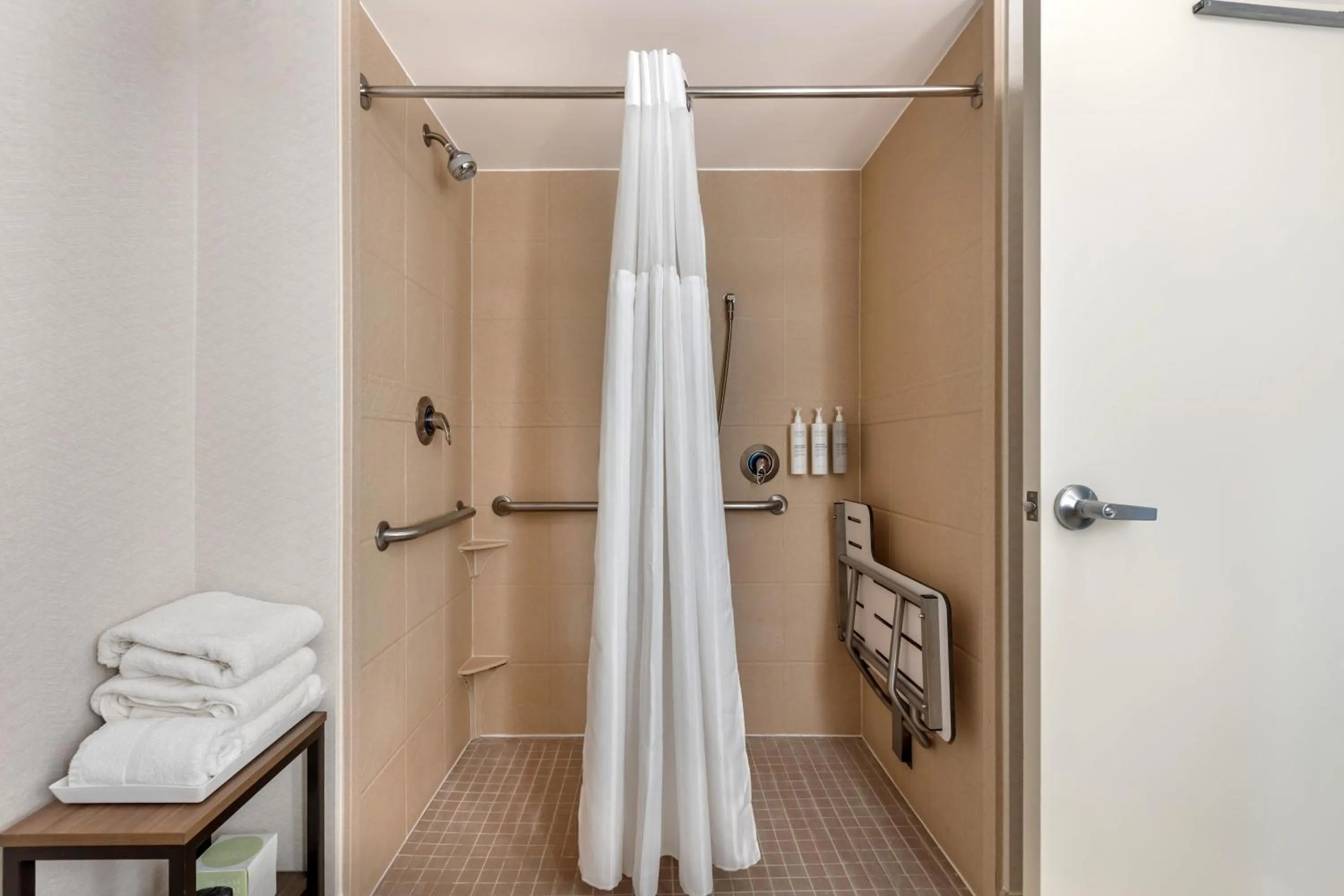 Bathroom in Hilton Garden Inn Columbia/Northeast