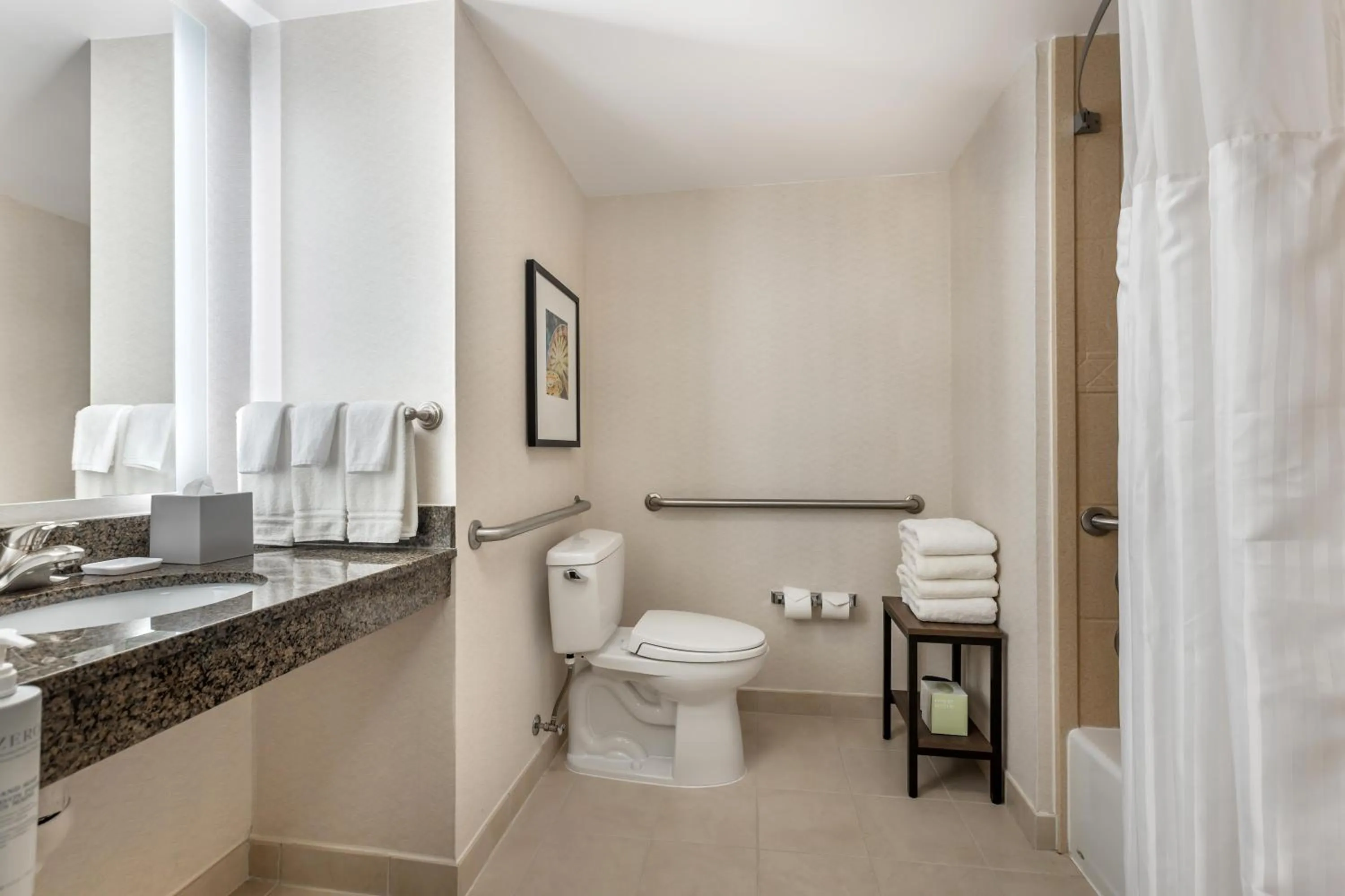 Bathroom in Hilton Garden Inn Columbia/Northeast