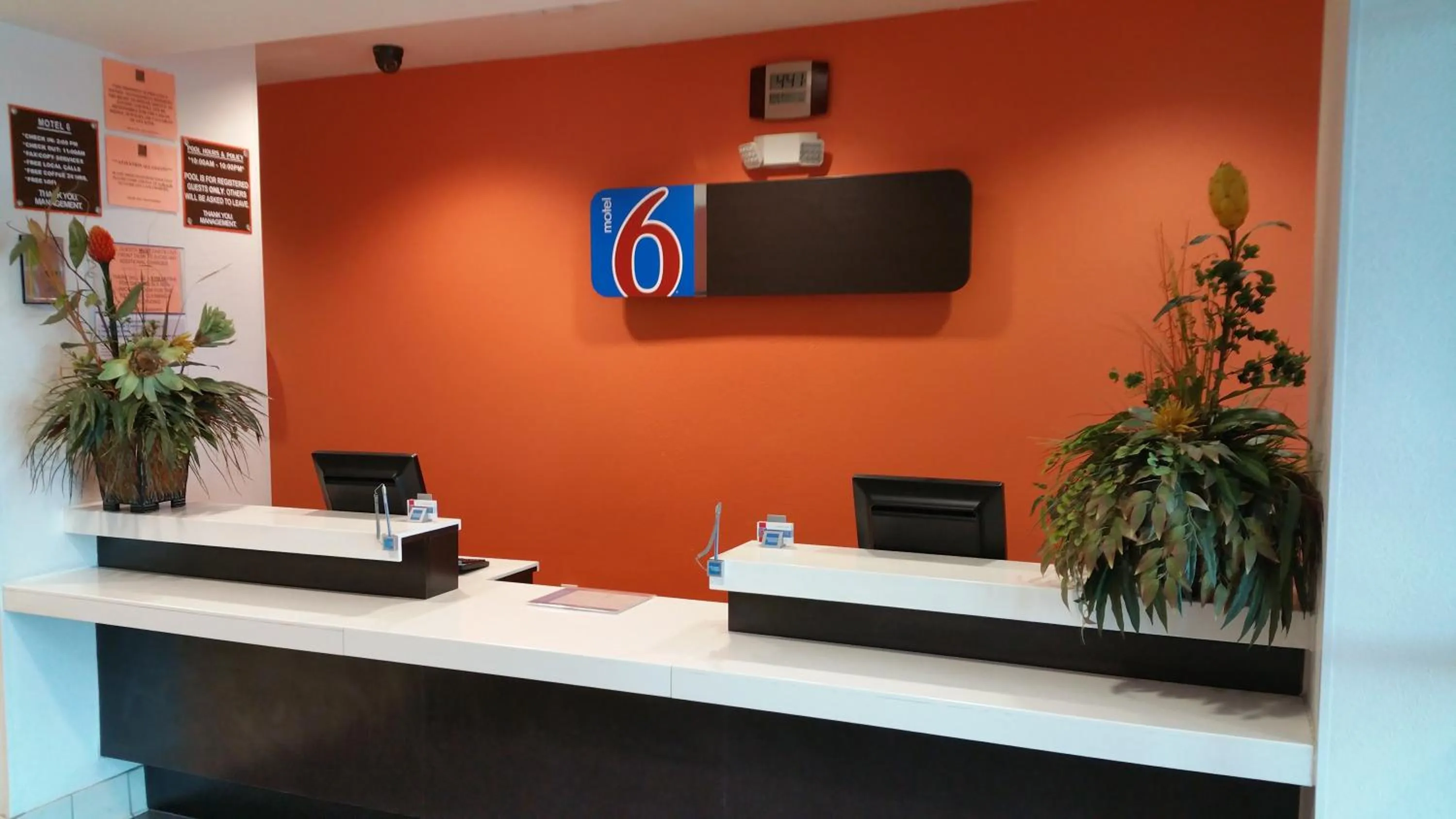 Lobby or reception in Motel 6-Eagle Pass, TX - Lakeside