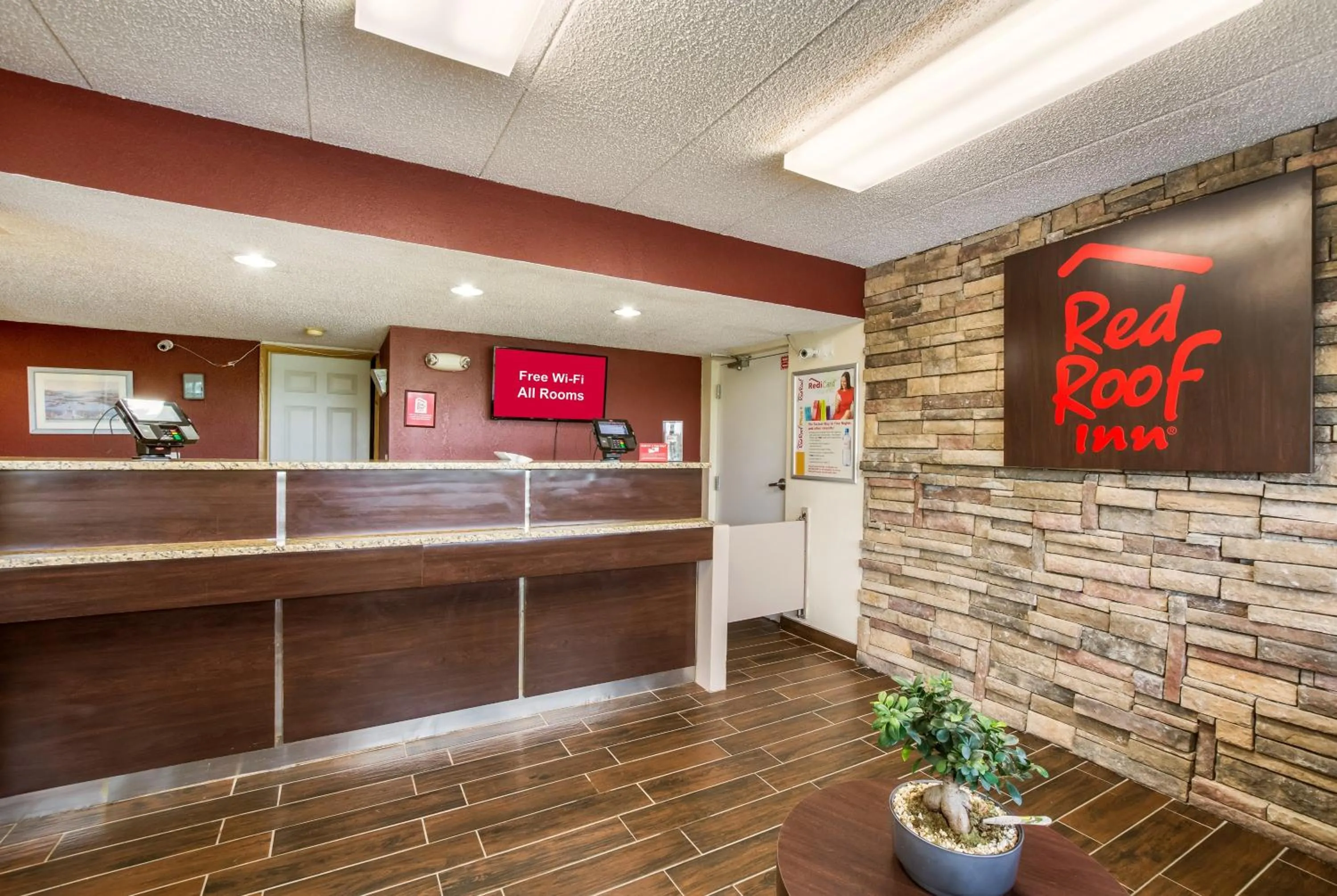 Lobby or reception in Red Roof Inn Saginaw – Frankenmuth