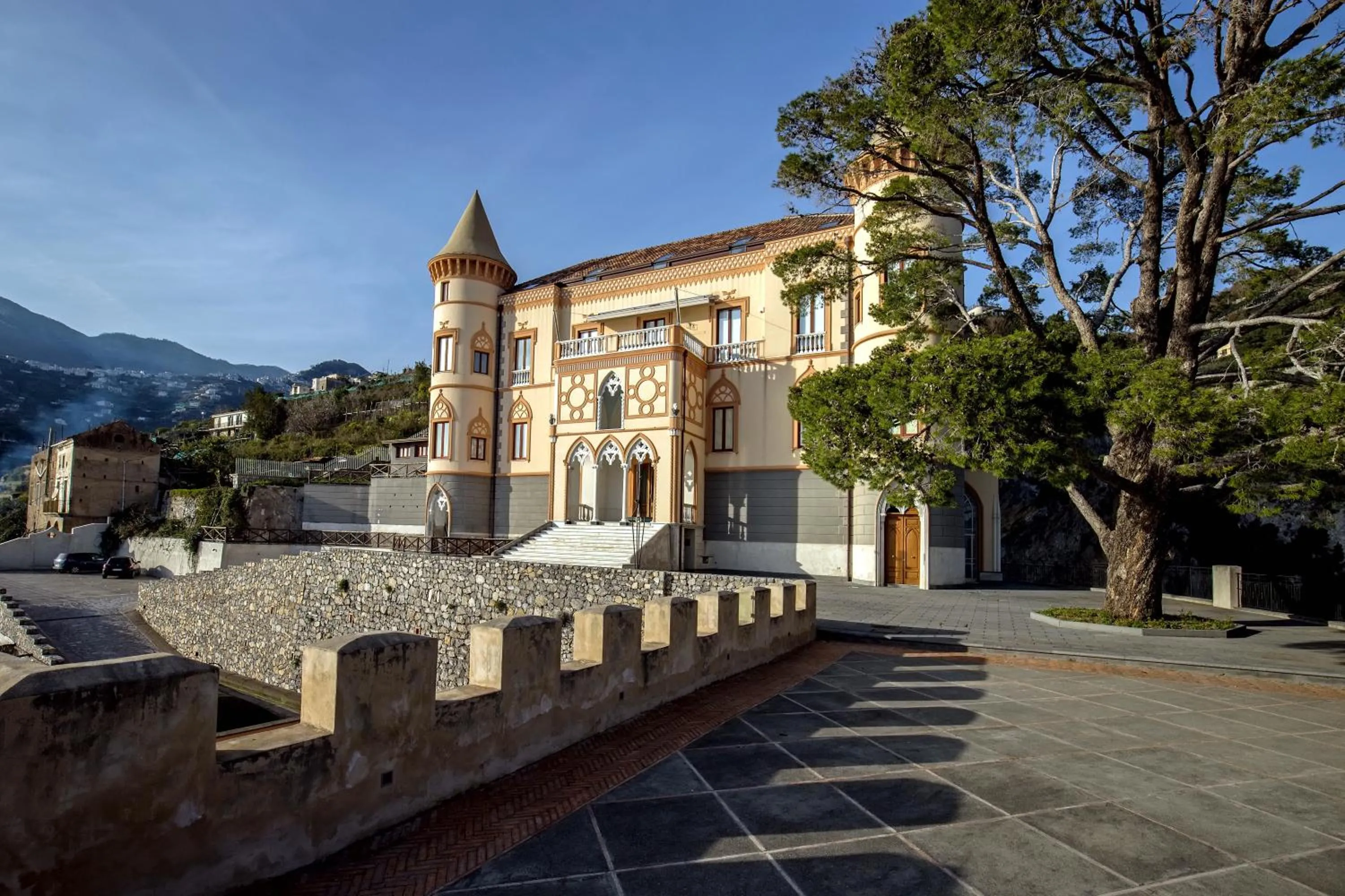 Starhost - CASTLE MEZZACAPO seaview terrace, garden and parking