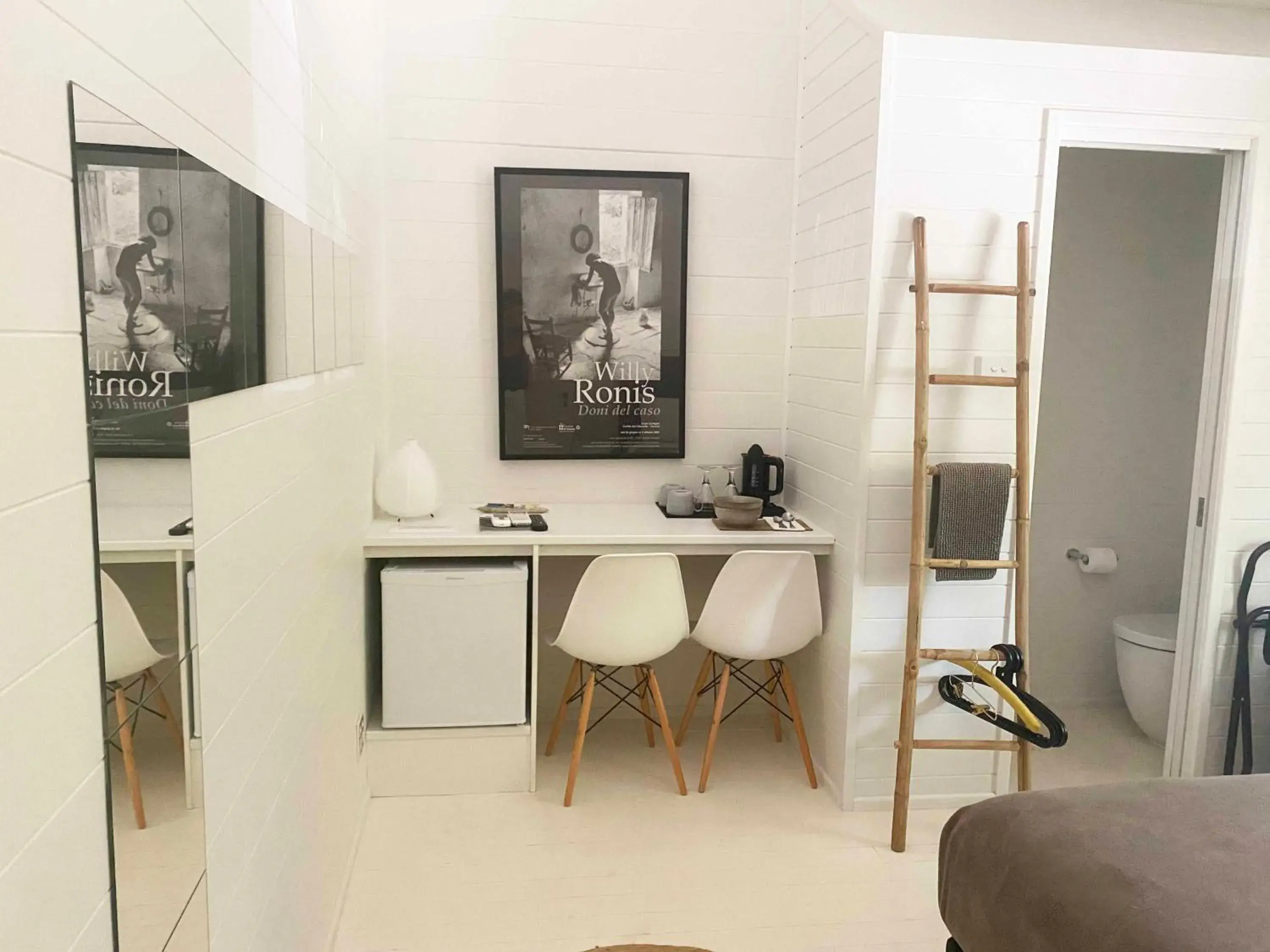 Queen Room with Private External Bathroom in Byron Springs Queen Room with Private External Bathroom in Byron Springs