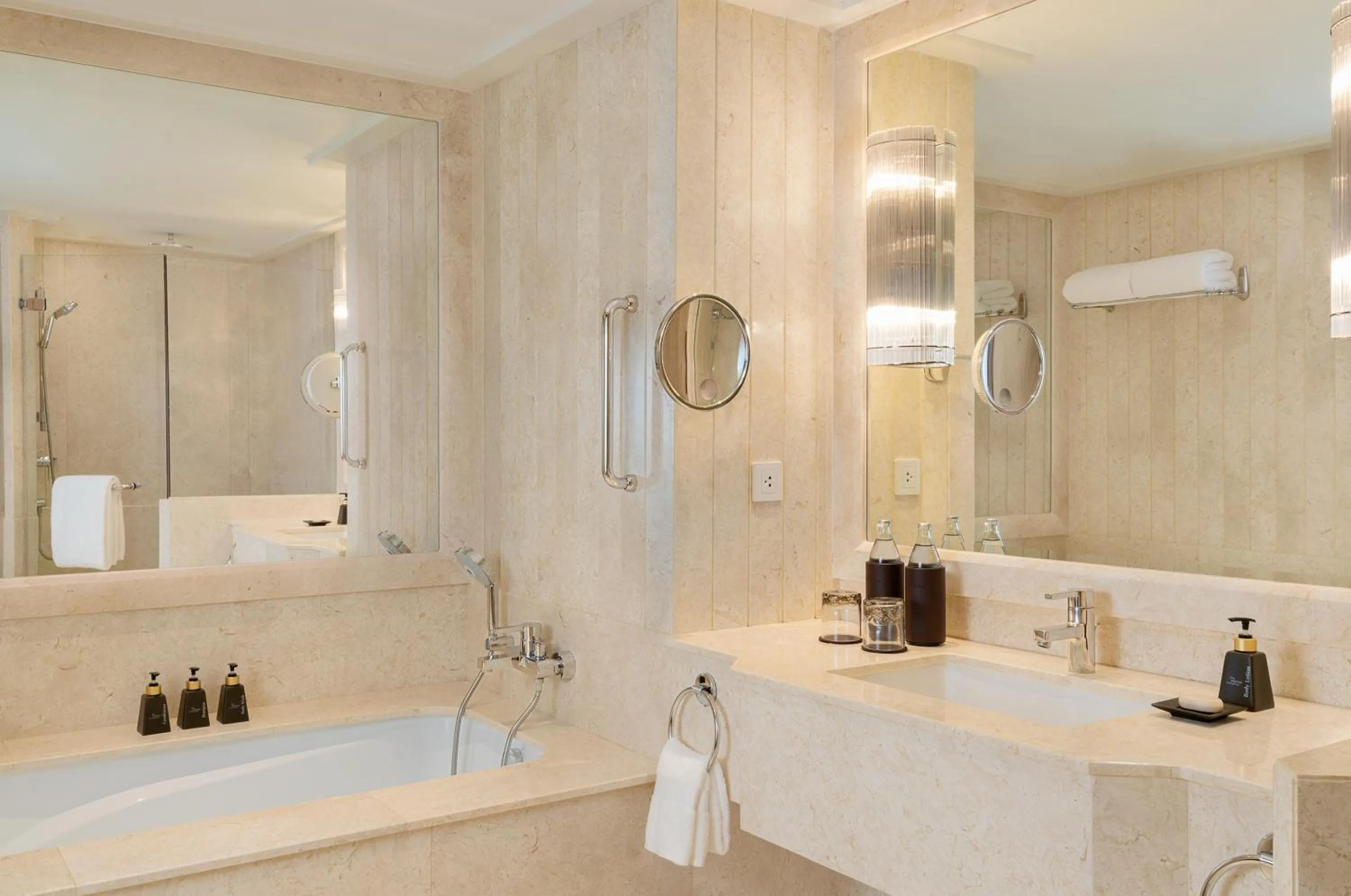 Bathroom in Anantara Siam Bangkok Hotel