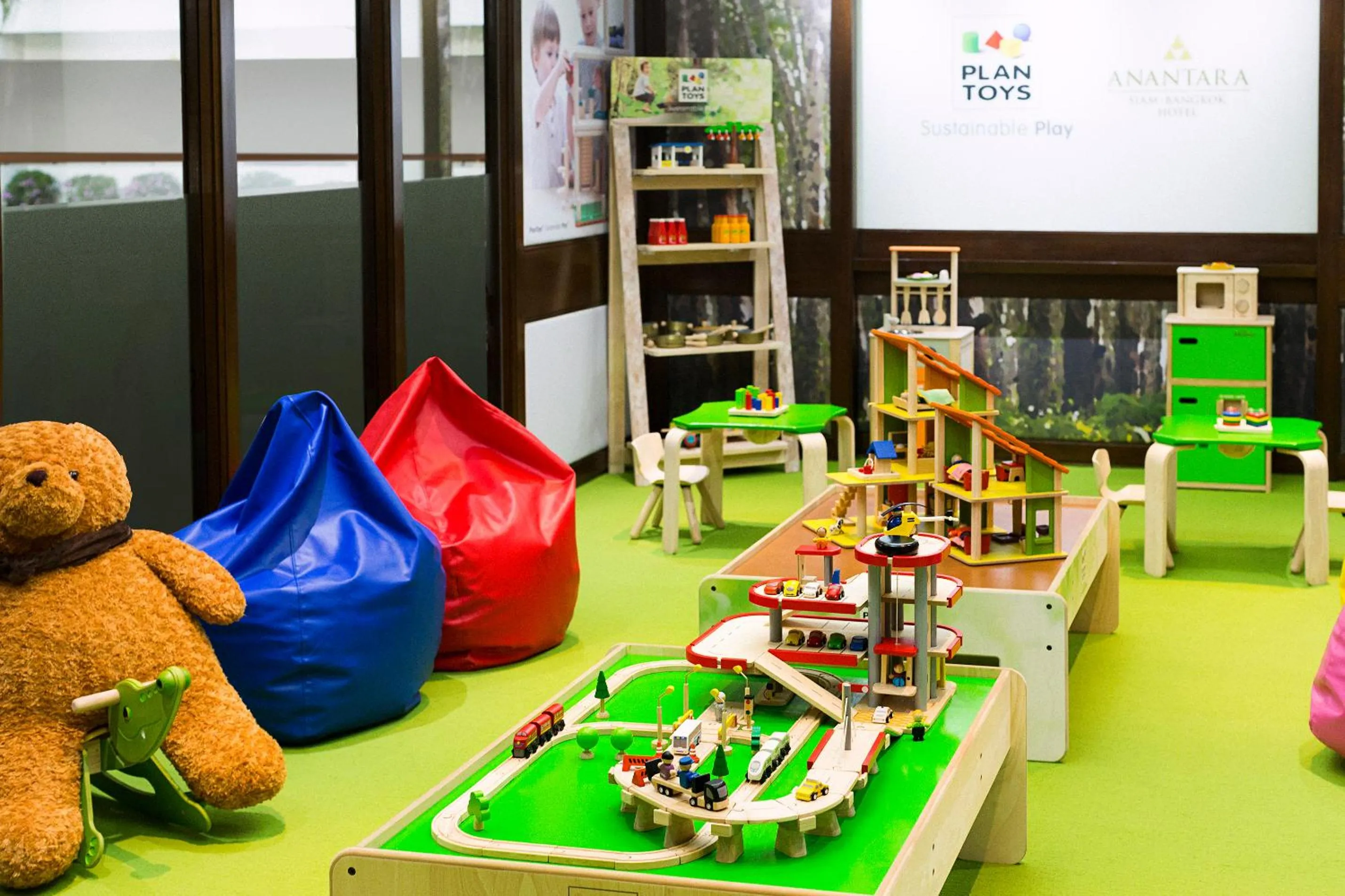 Area and facilities in Anantara Siam Bangkok Hotel