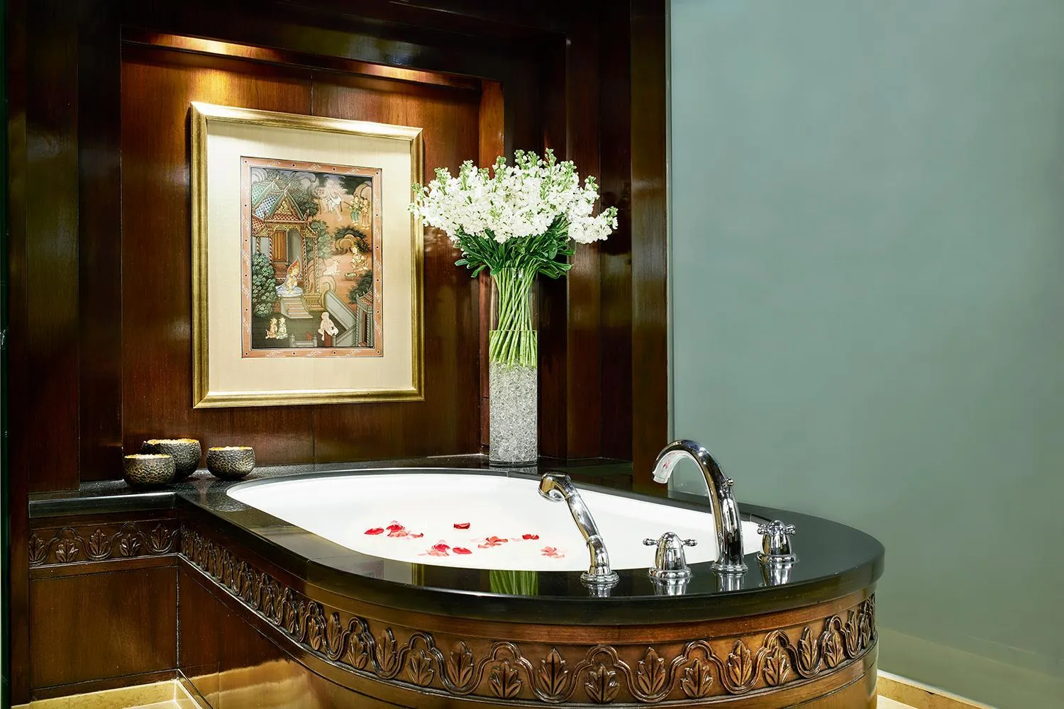 Bathroom in Anantara Siam Bangkok Hotel