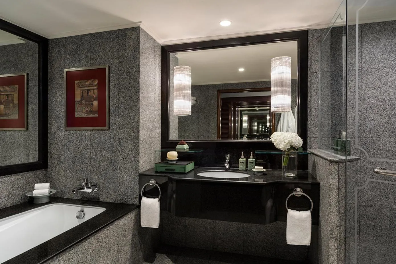 Bath in Anantara Siam Bangkok Hotel