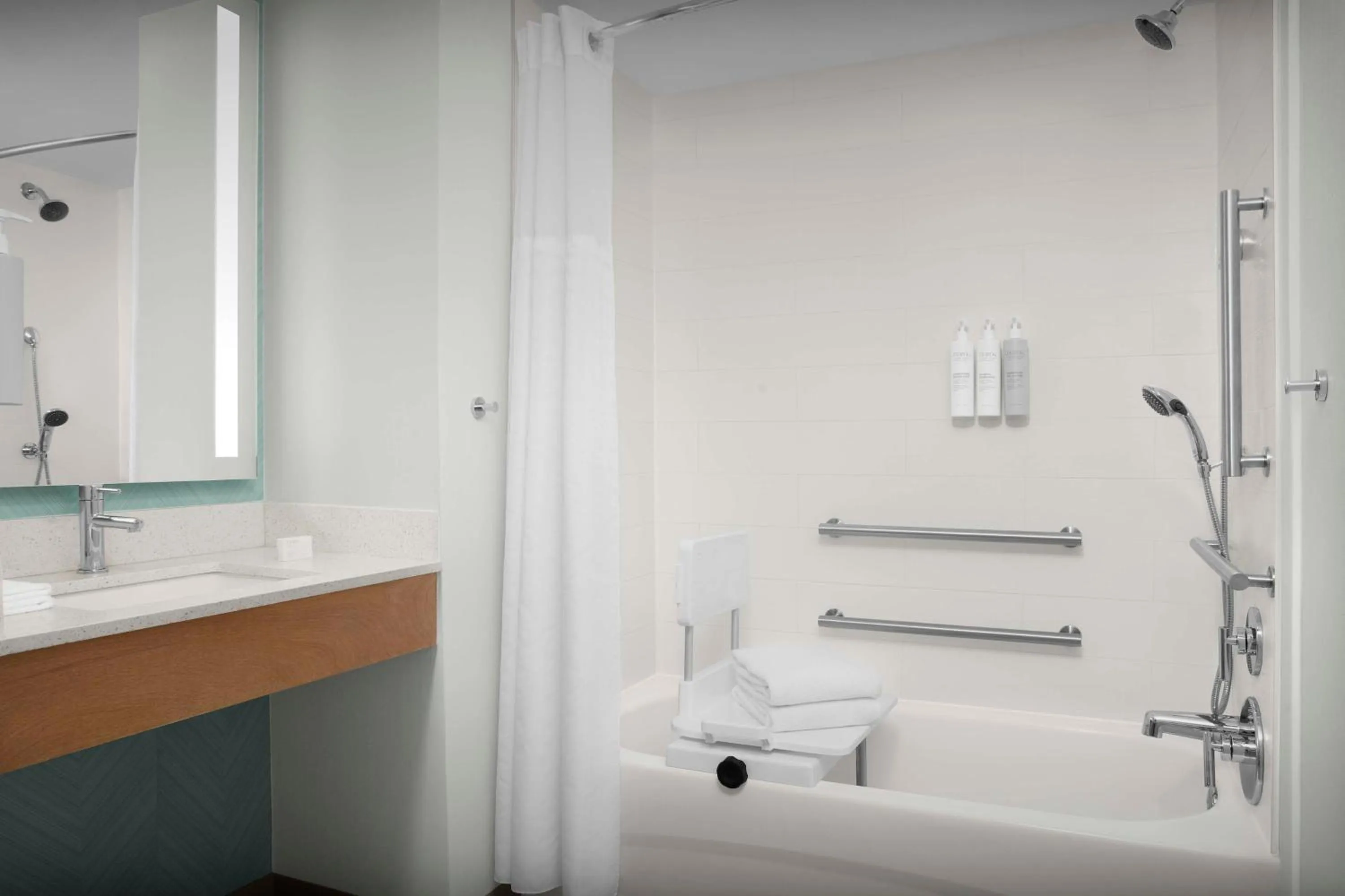 Bathroom in Hilton Garden Inn Atlanta North/Johns Creek