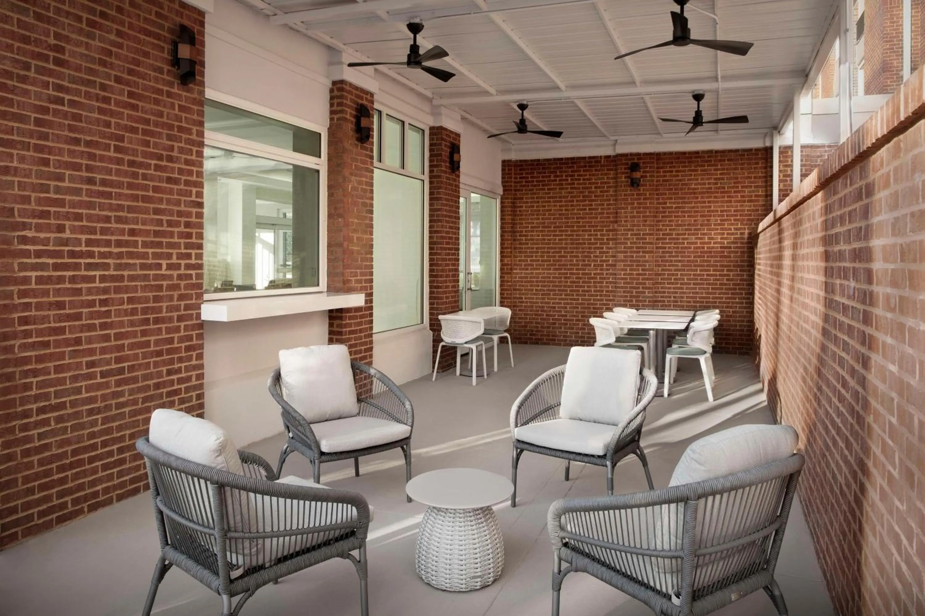 Patio in Hilton Garden Inn Atlanta North/Johns Creek