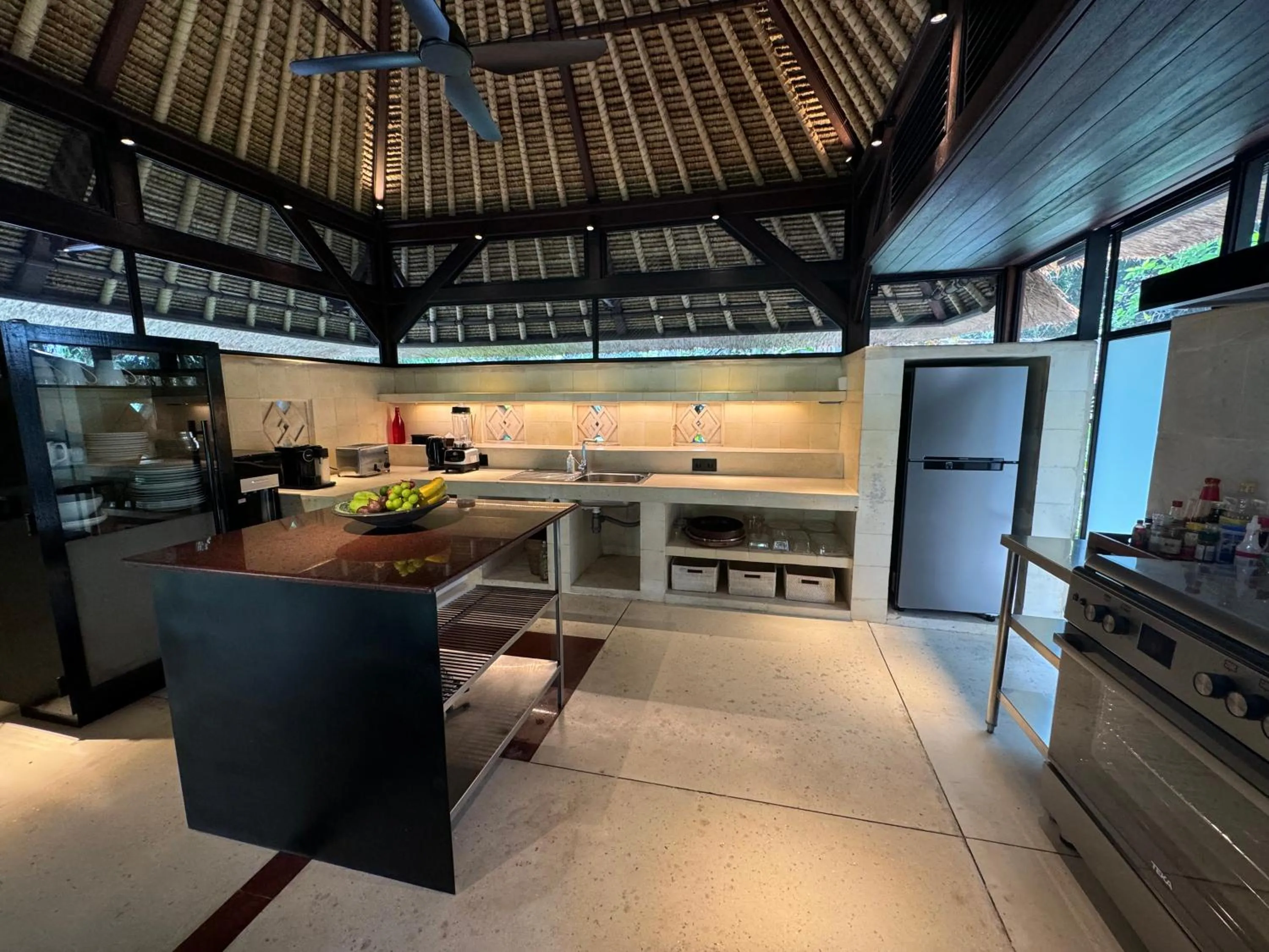 Kitchen or kitchenette in Villa Pantulan Bali