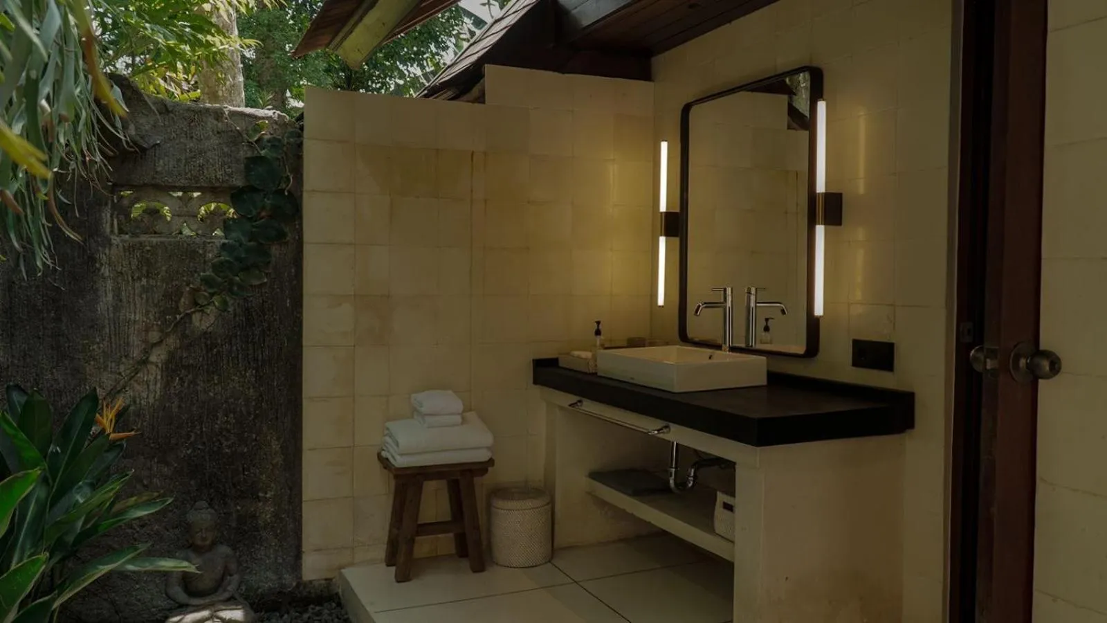 Bathroom in Villa Pantulan Bali
