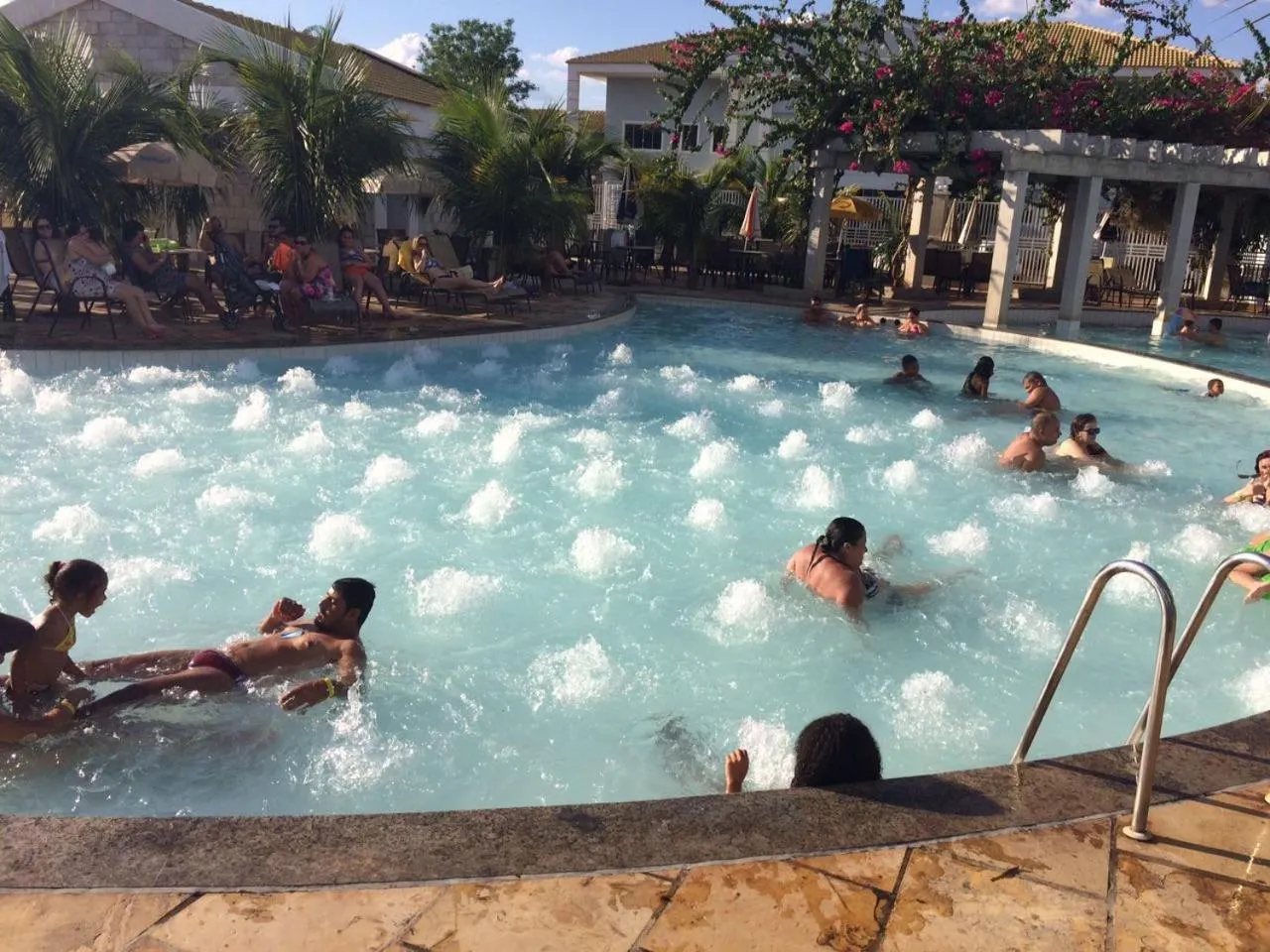 Swimming pool in Lacqua Di Roma