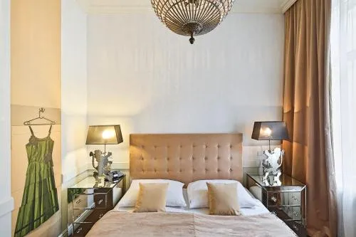 6 rooms Votivpark