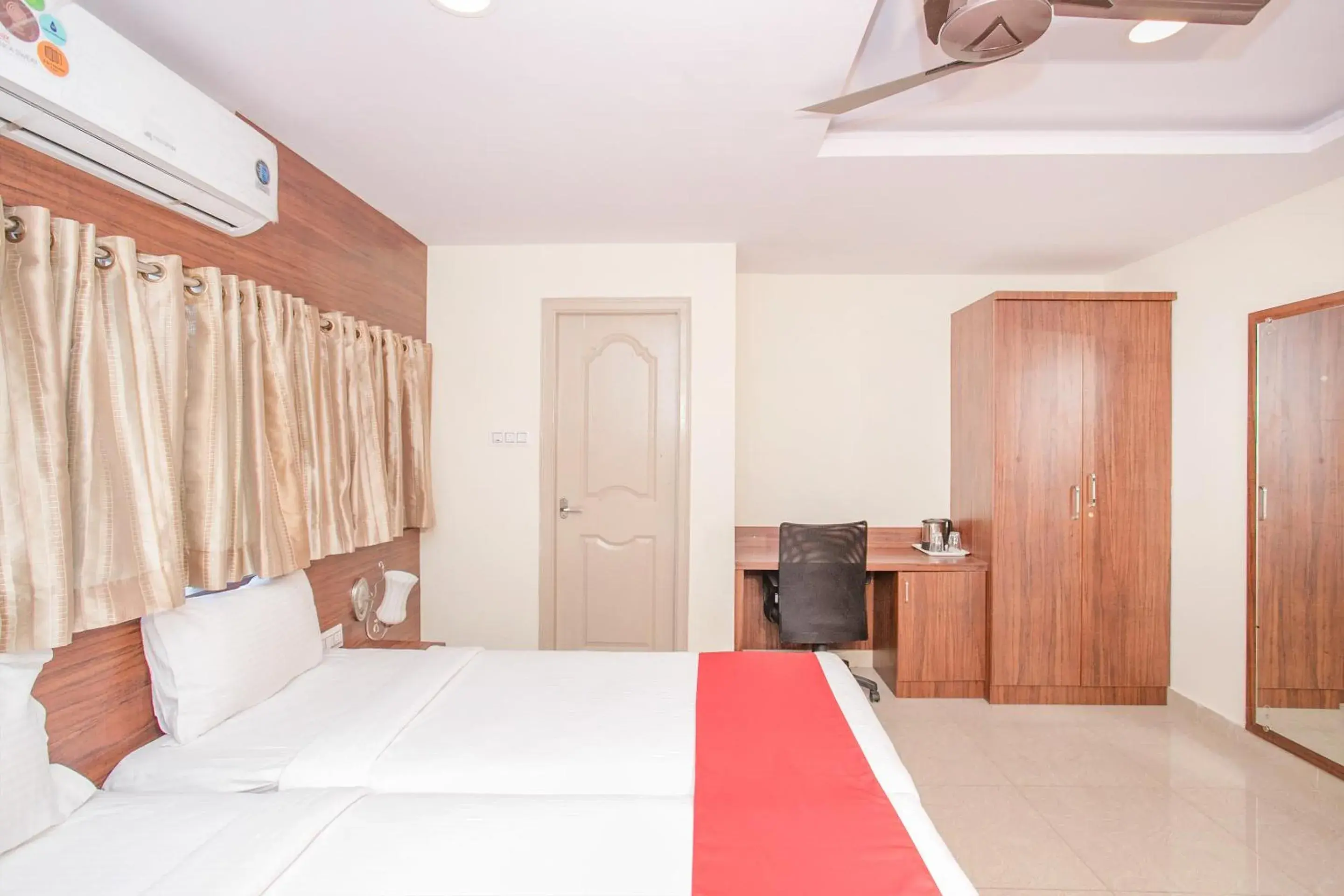 Deluxe Double Room - single occupancy in Hotel Blue Bell Deluxe Double Room - single occupancy in Hotel Blue Bell