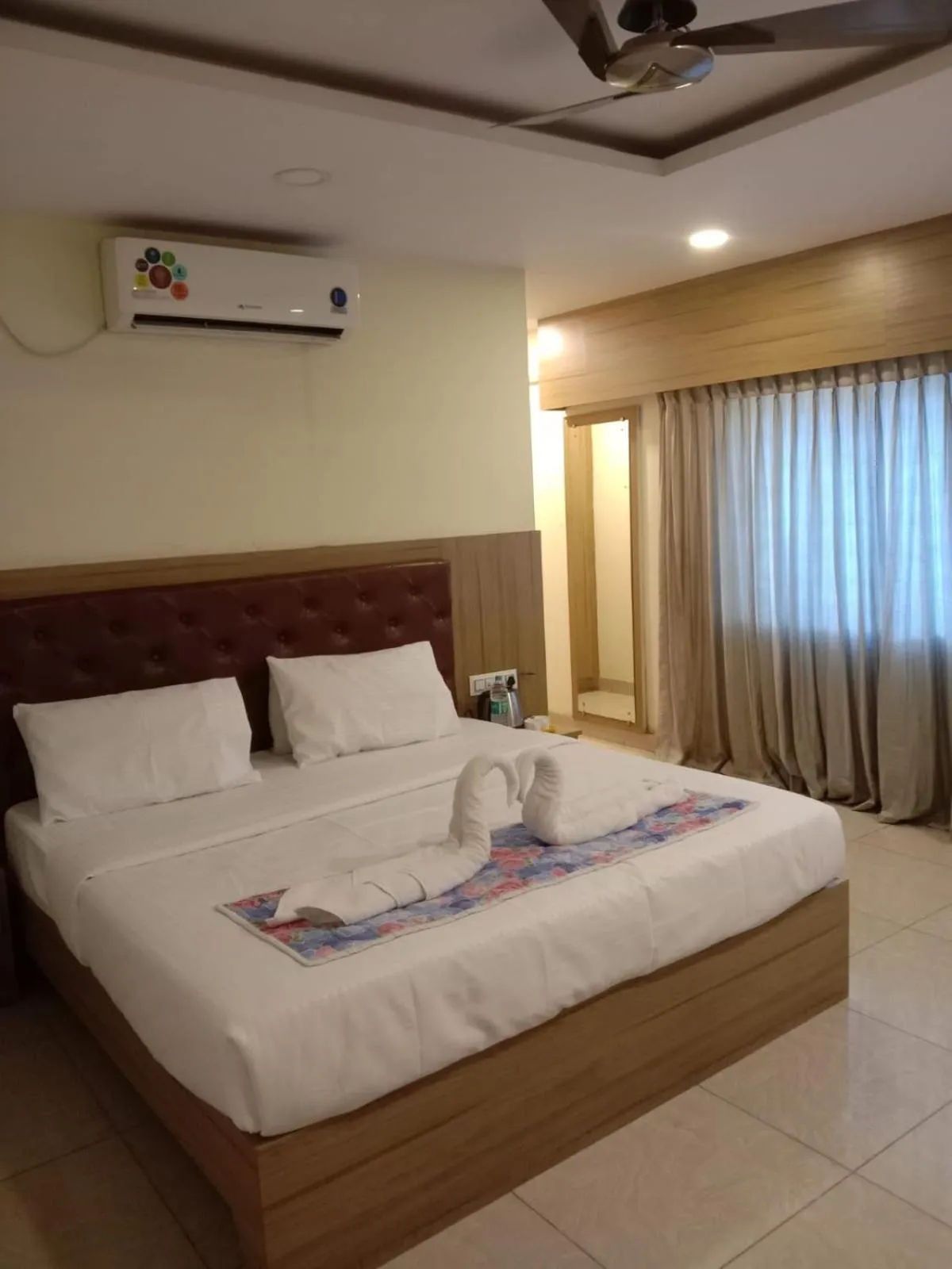 Photo of the whole room, Bed in Hotel Blue Bell