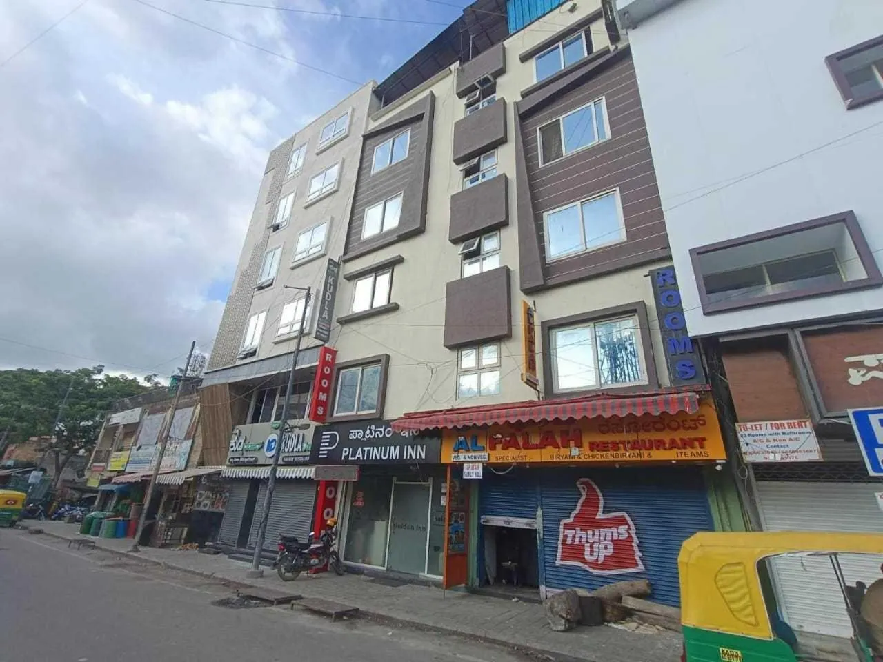 Facade/entrance in Hotel O Platinum Inn