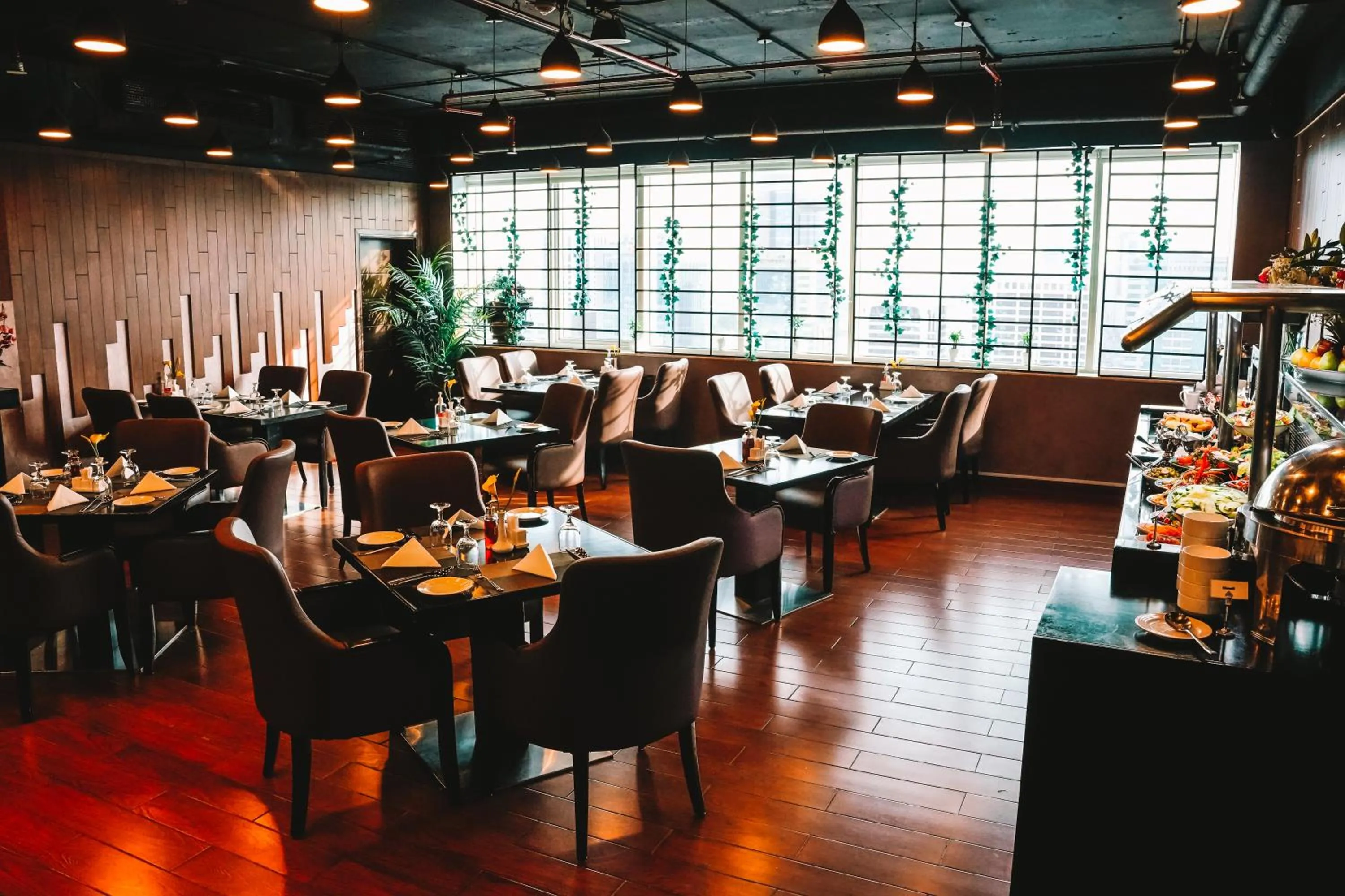 Restaurant/places to eat in Cristal Hotel Abu Dhabi