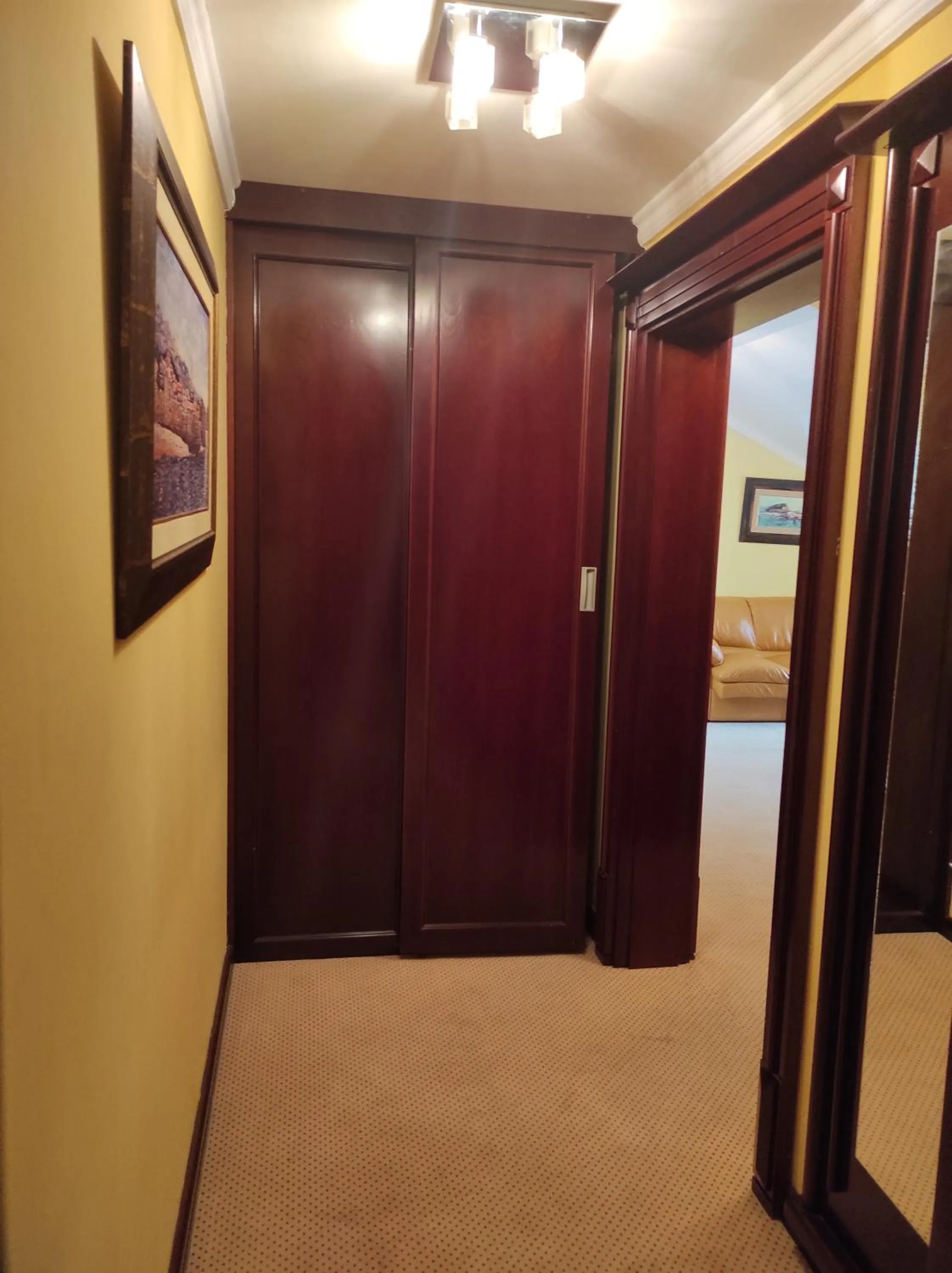 Text overlay in Hotel Mimoza