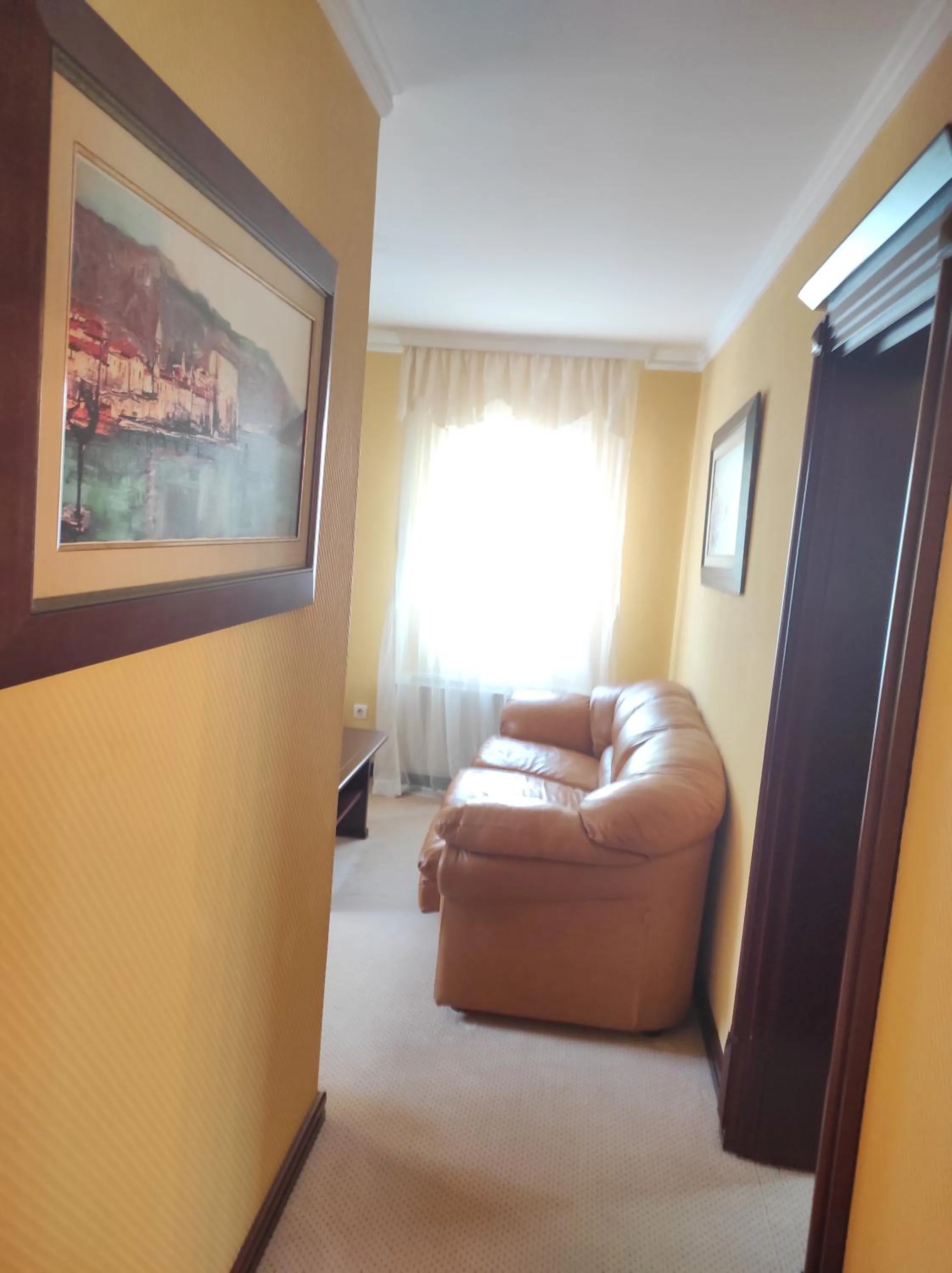Text overlay, Bed in Hotel Mimoza