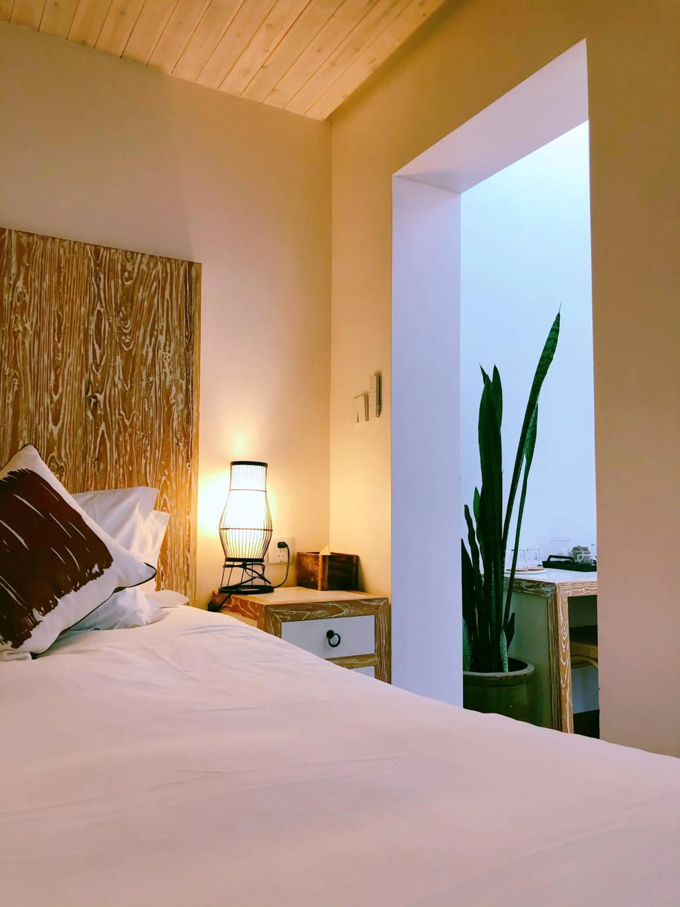 Bed in The Orchid Hotel - Old Town & Drum Tower