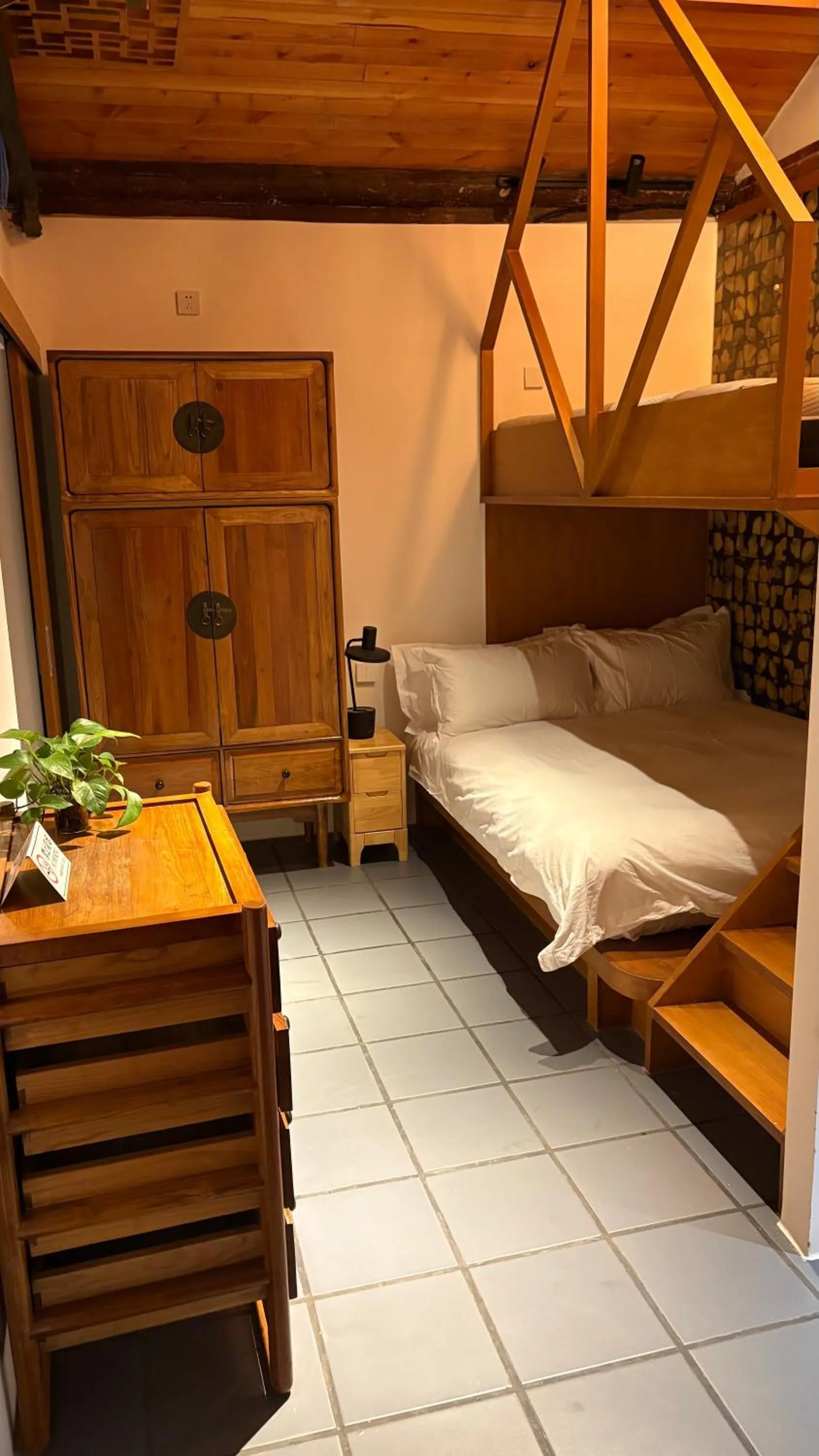 Bed in The Orchid Hotel - Old Town & Drum Tower