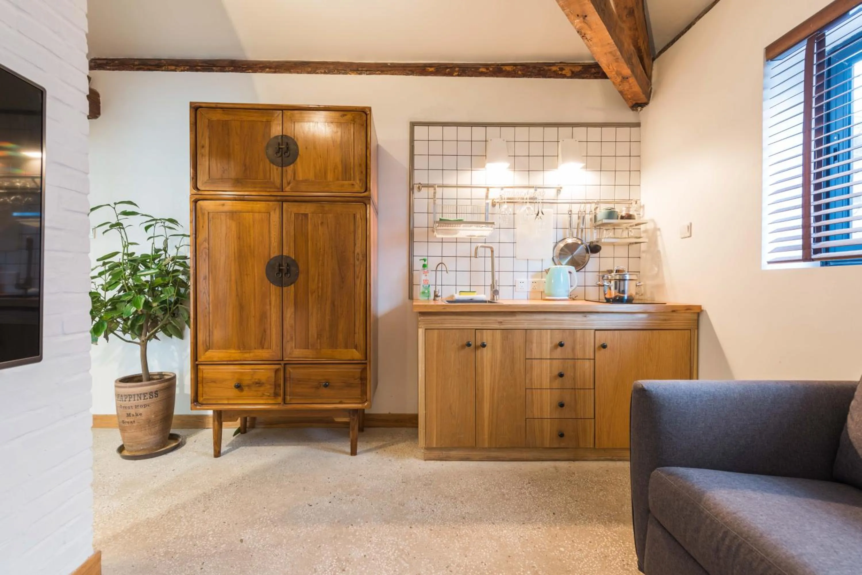 Kitchen or kitchenette in The Orchid Hotel - Old Town & Drum Tower