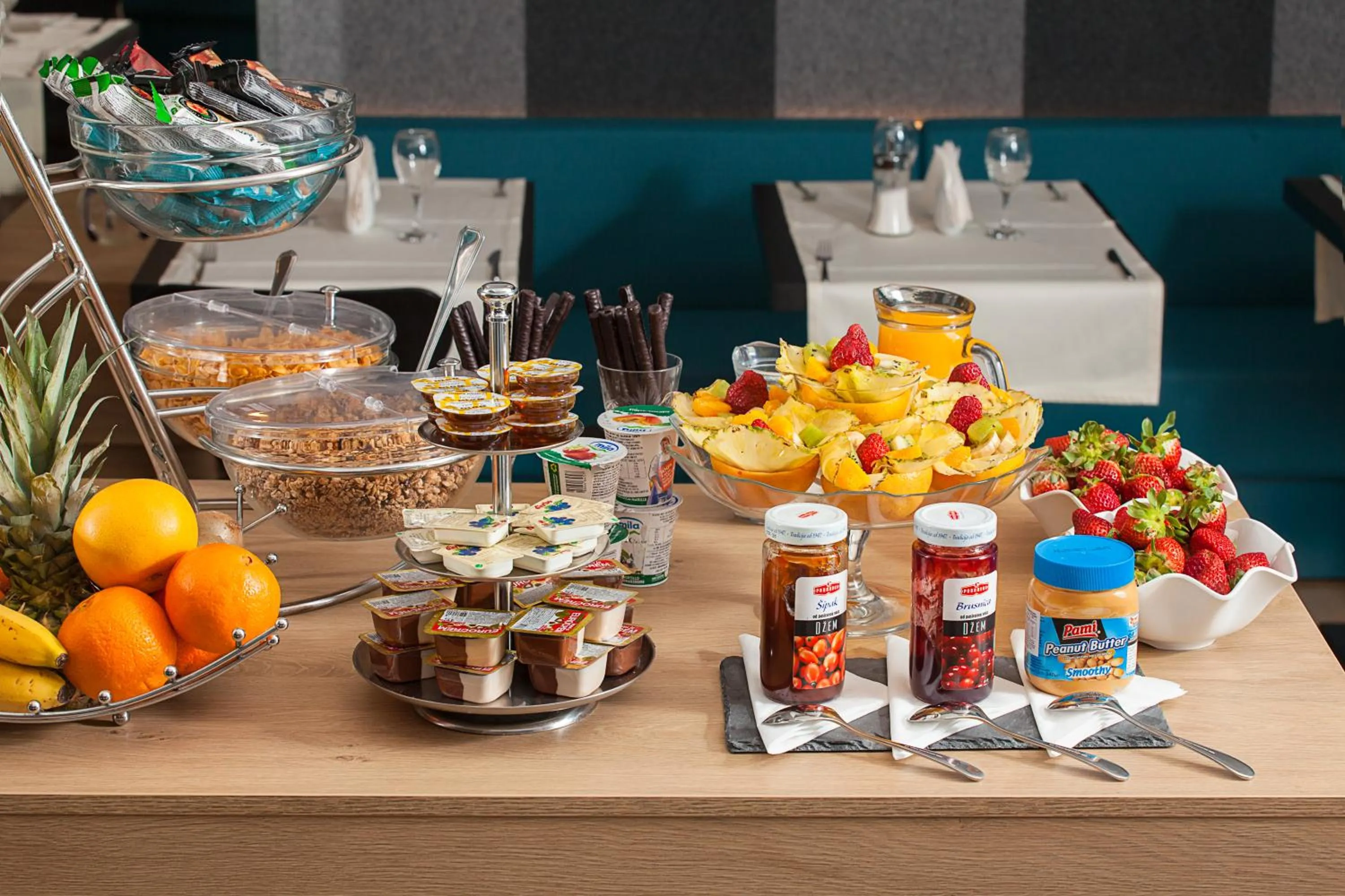 Breakfast in City Park Hotel