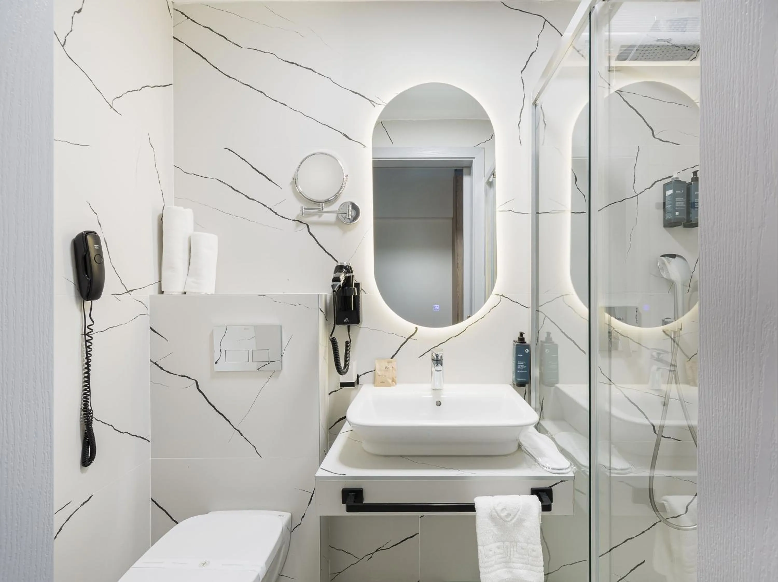 Bathroom in City Park Hotel