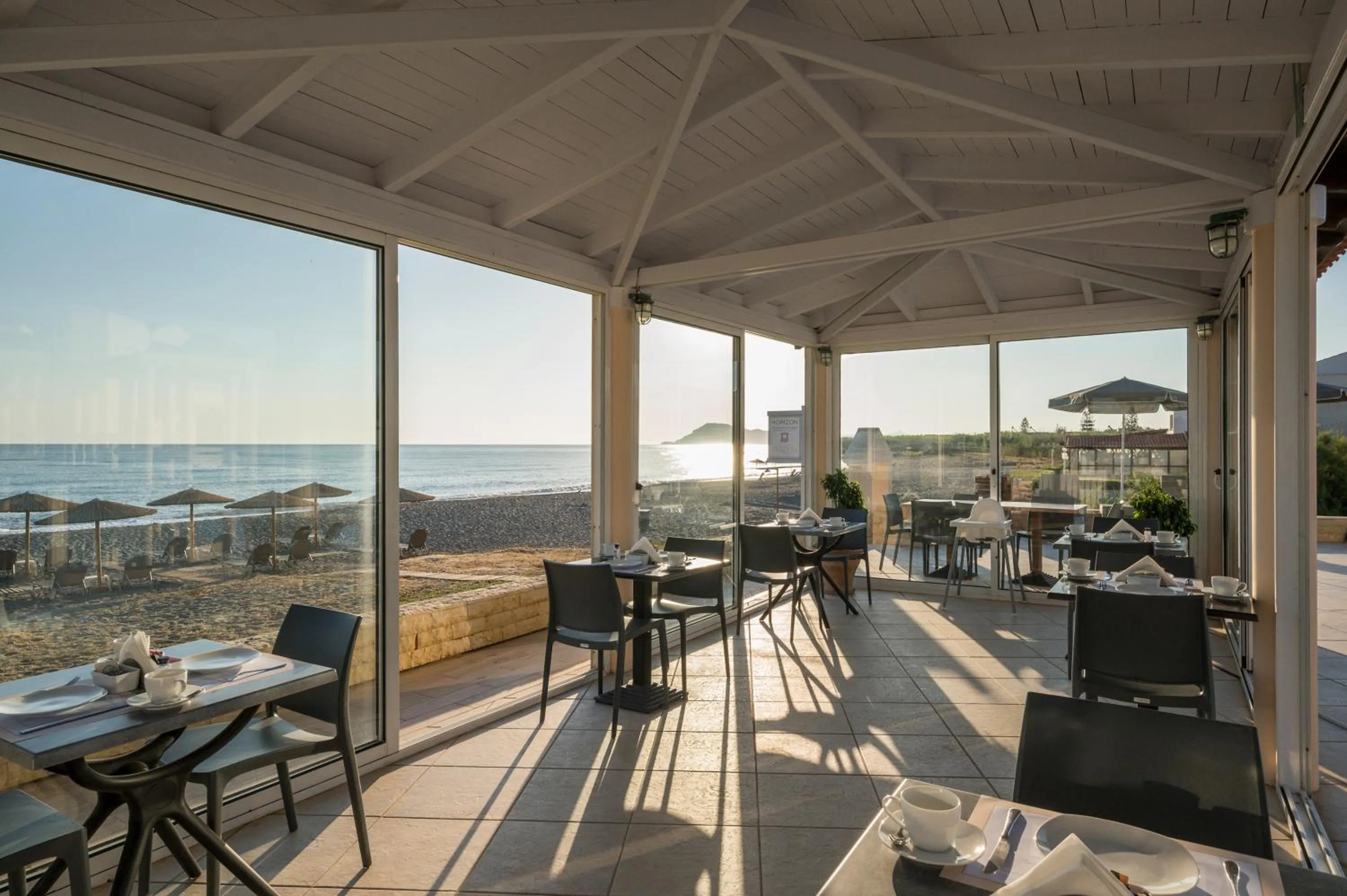 Restaurant/places to eat in Hotel Caretta Beach