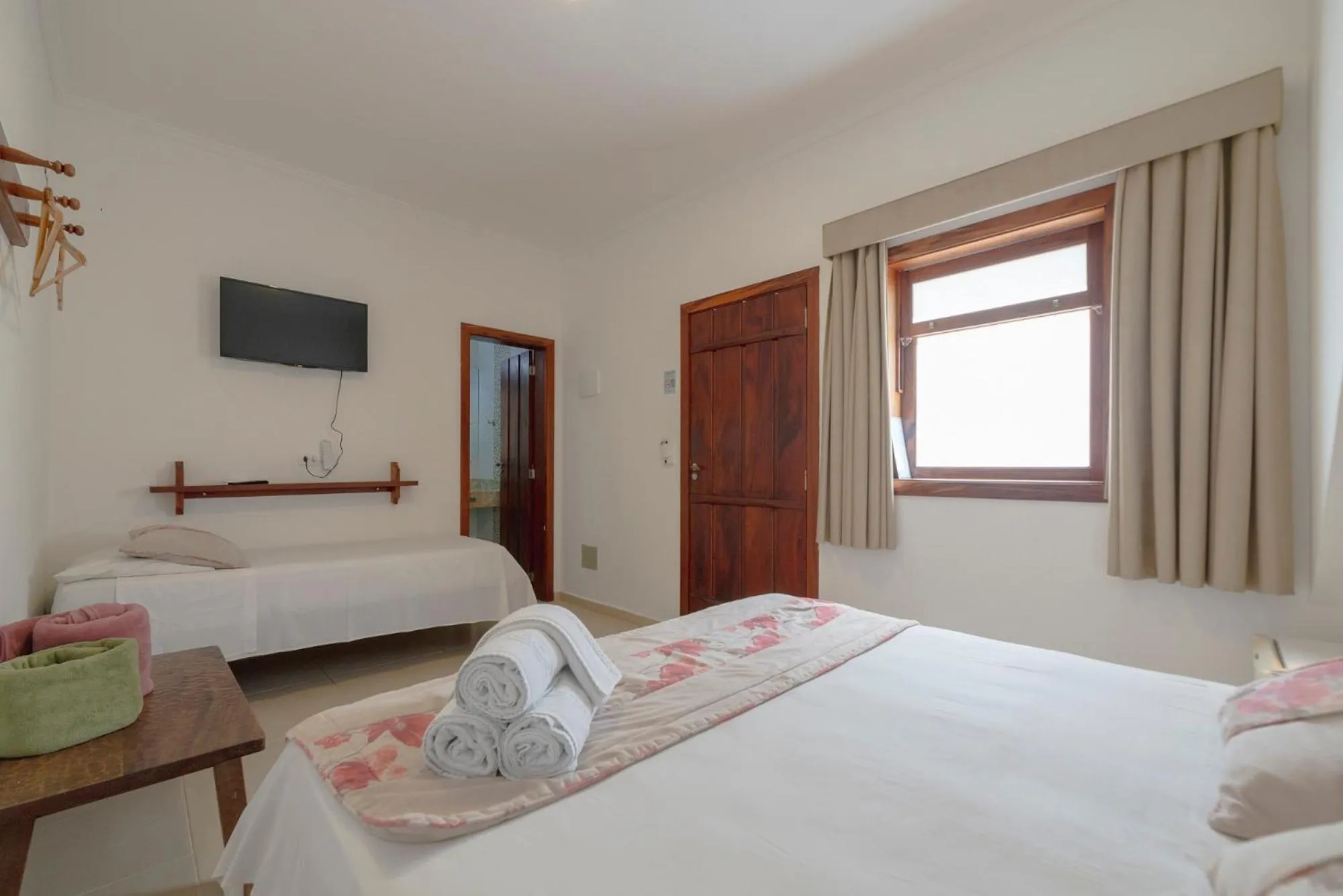Photo of the whole room, Bed in Pousada Vila do Porto