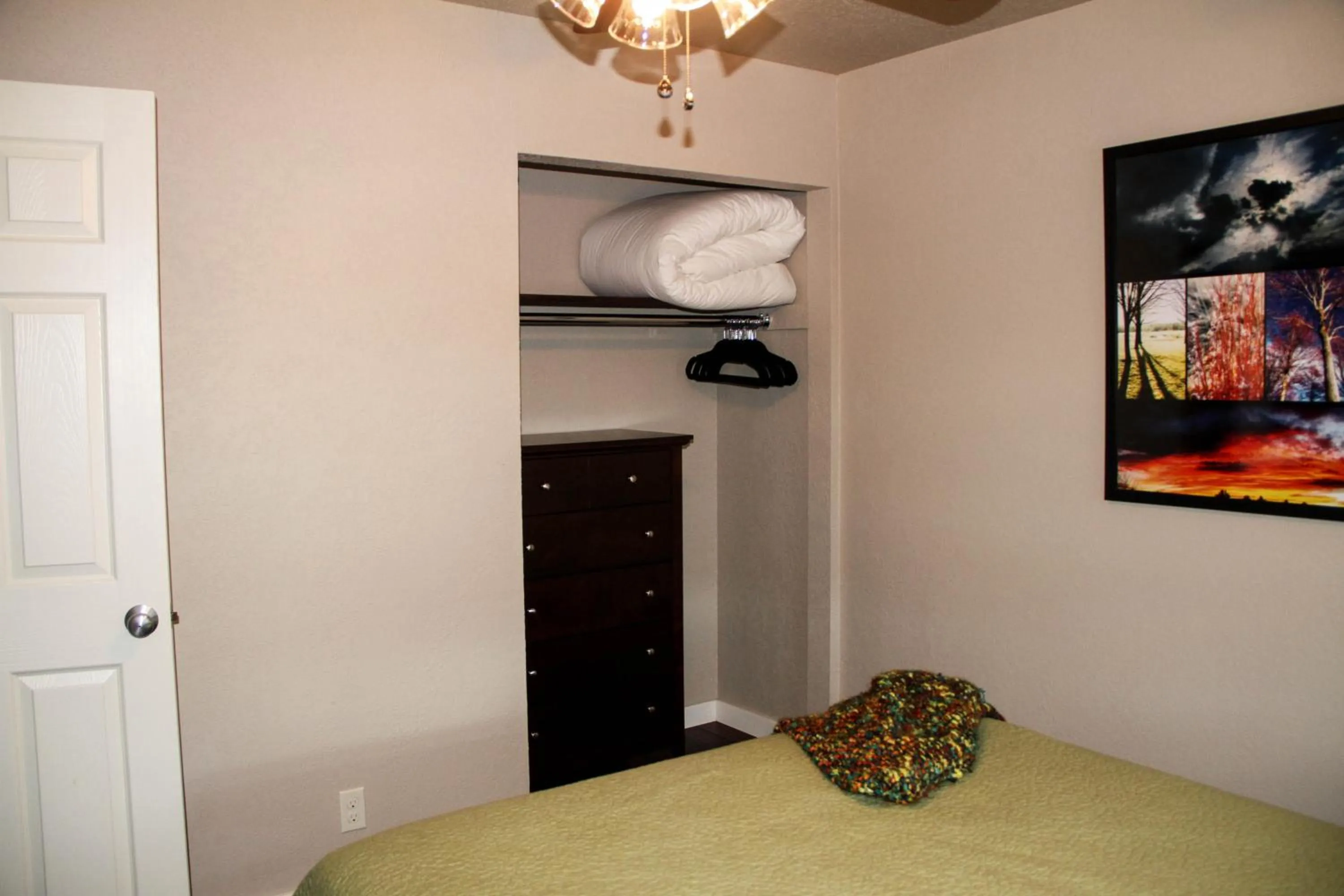 Bed in The 8th Street Retreat