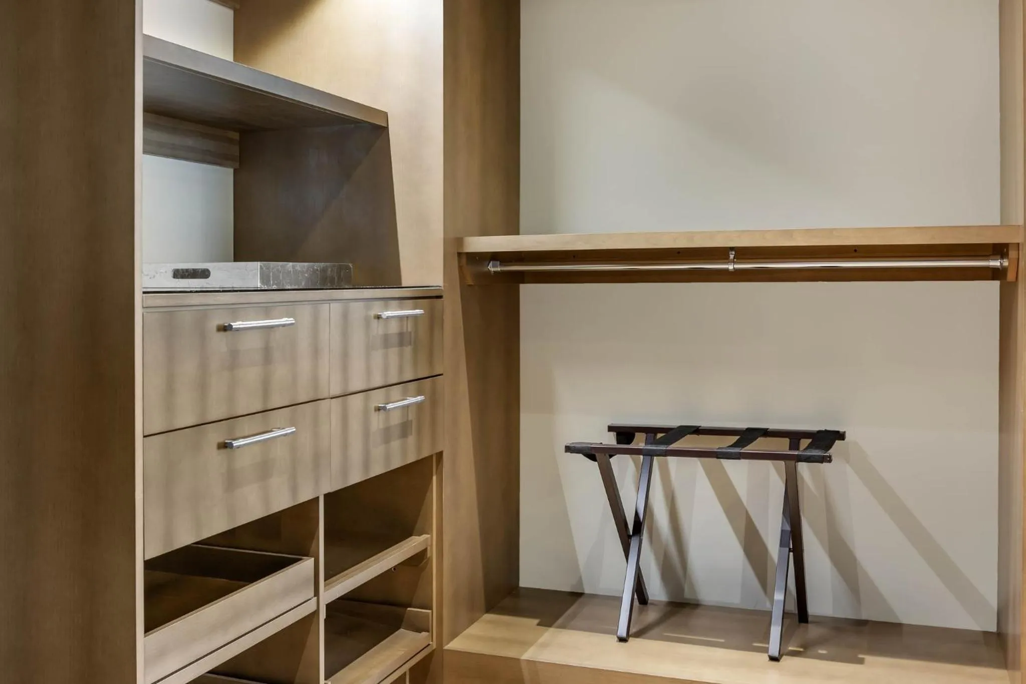 Photo of the whole room in Omni Louisville Hotel