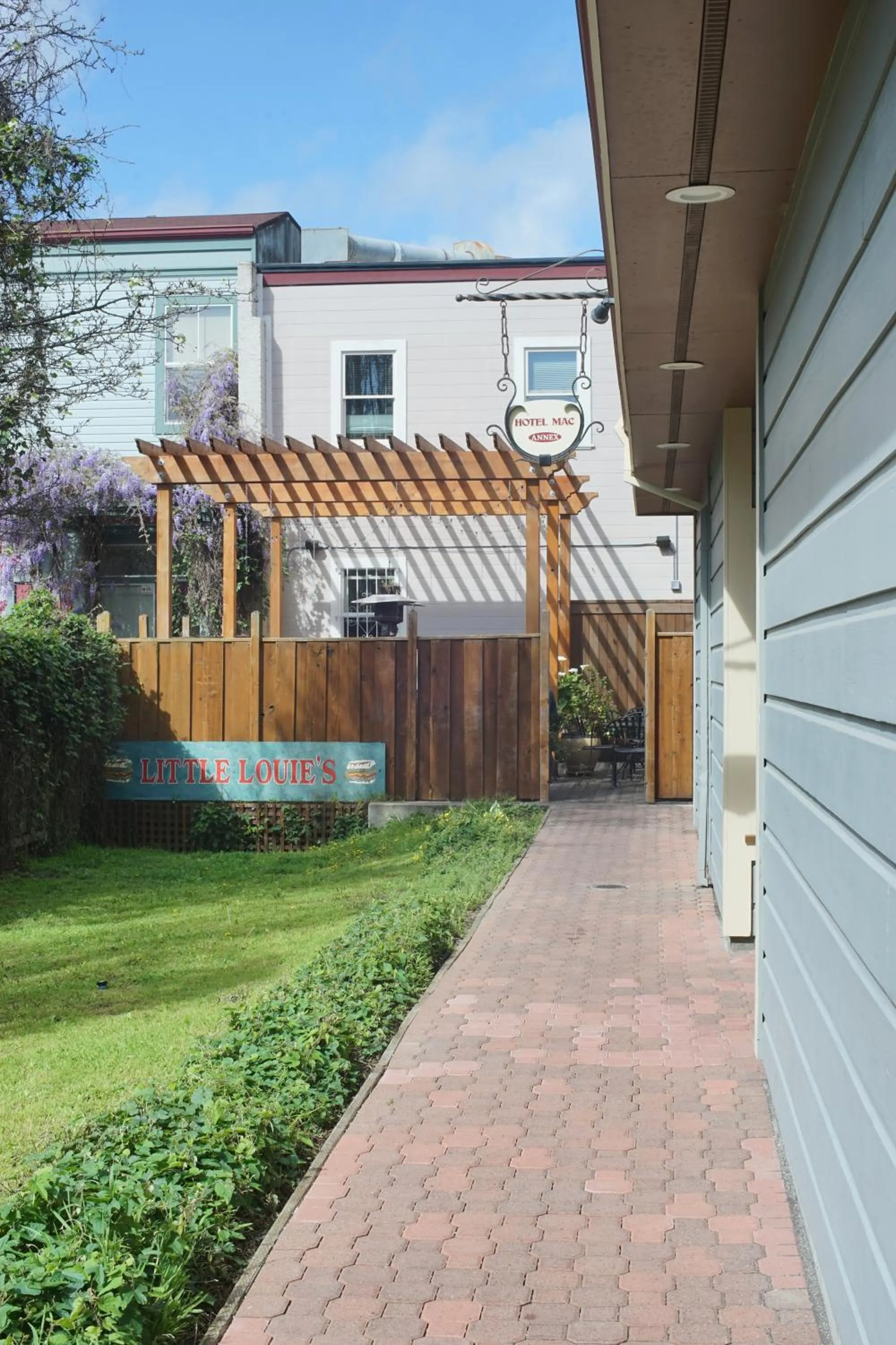 Property building in Hotel Mac