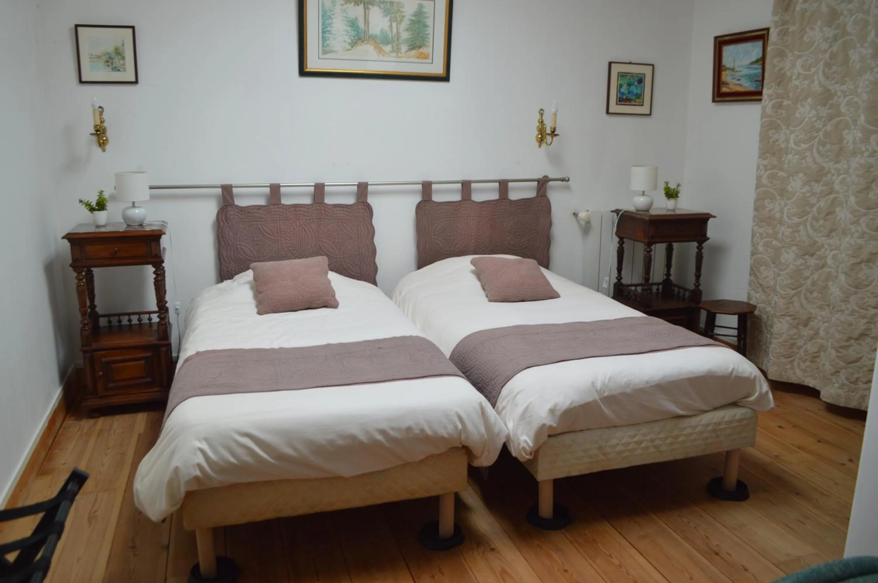 Bed in Alain et Nicole