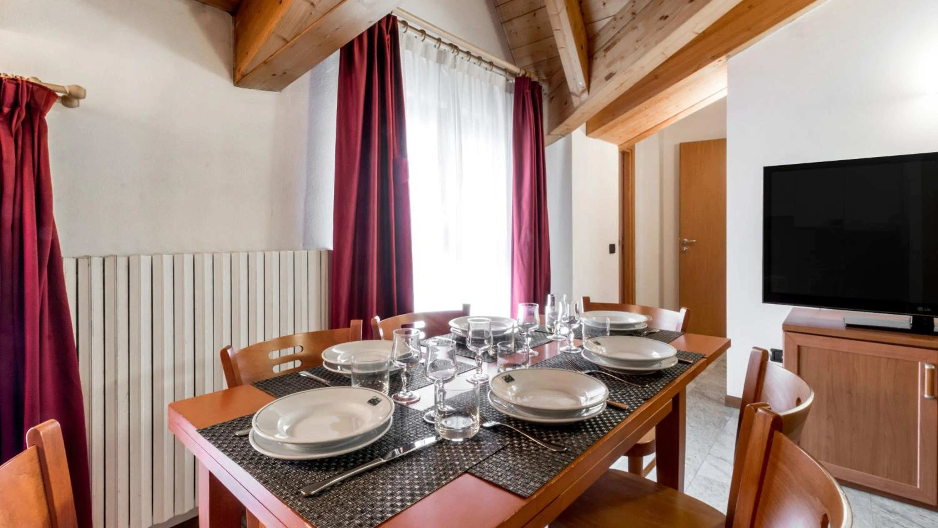 Dining area in Residence Pizzo Scalino