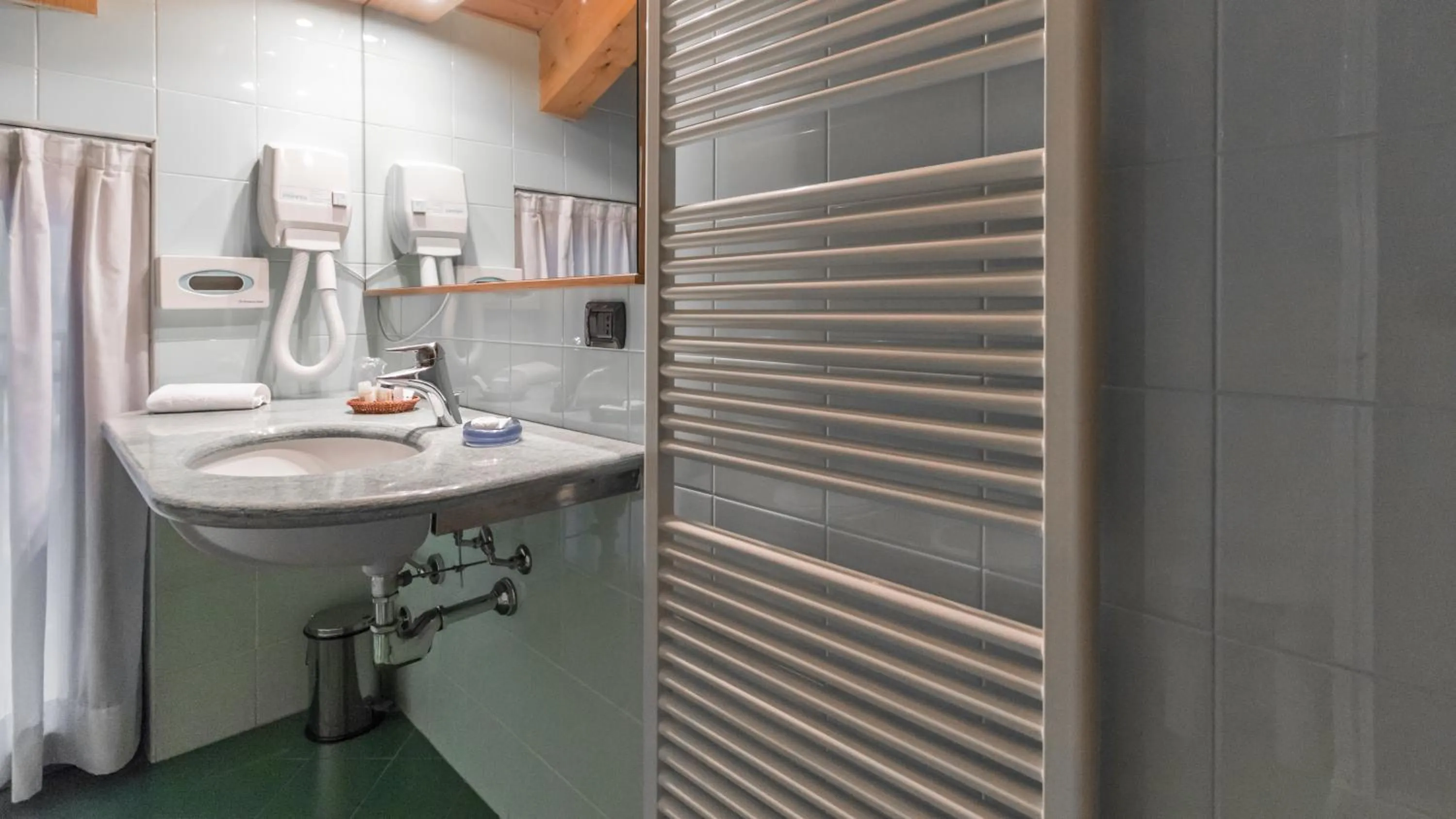 Bathroom in Residence Pizzo Scalino