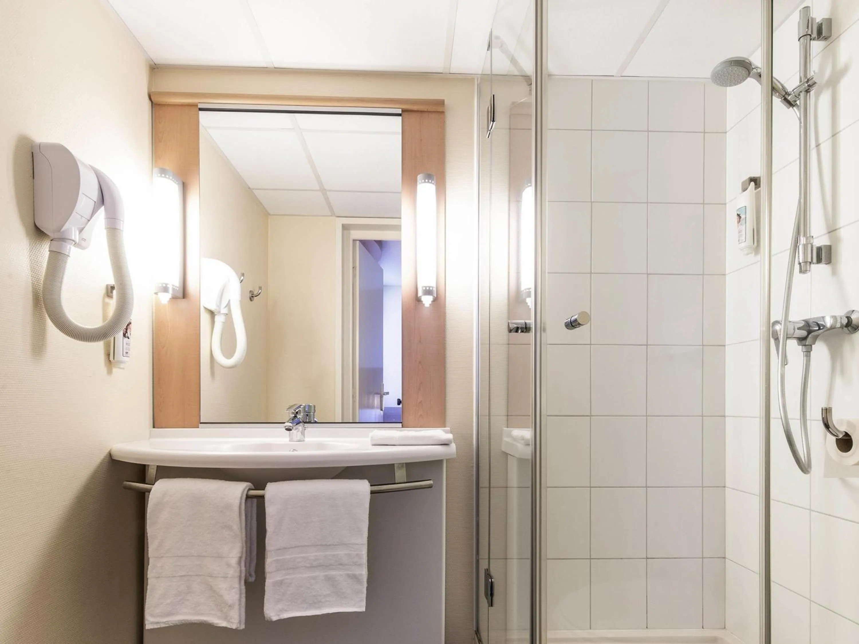 Bedroom in ibis Issoire