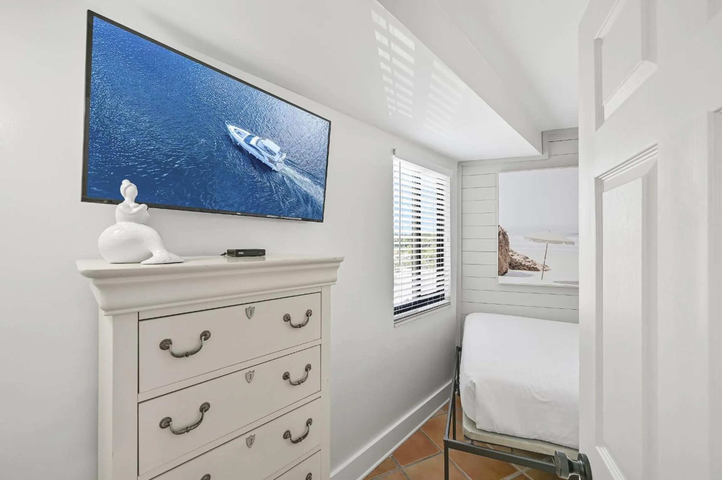 Bed in Beachside Two 4246