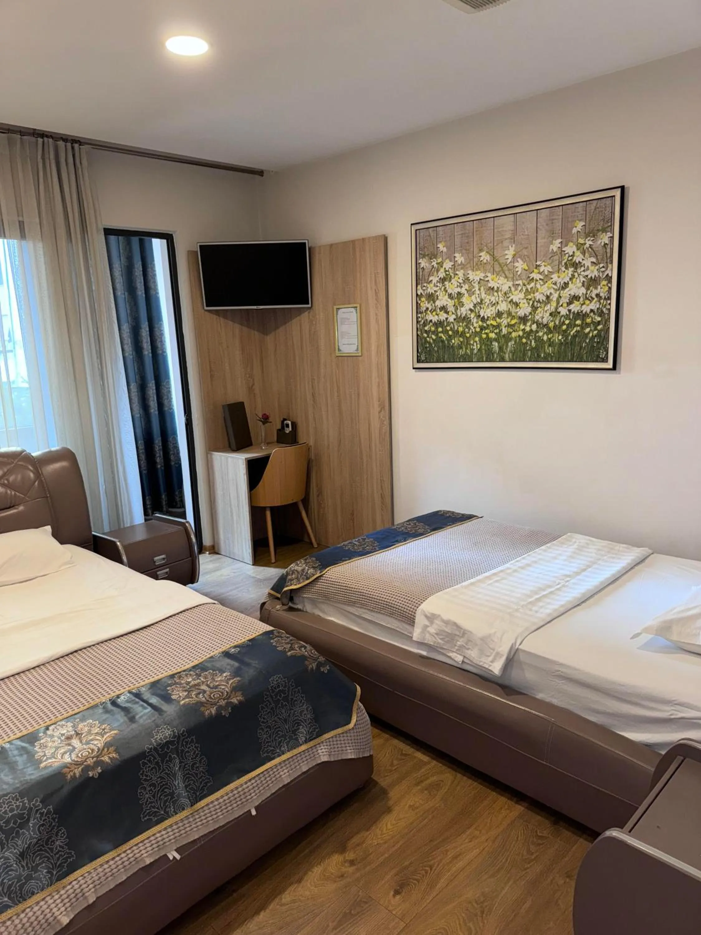 Bedroom, Bed in Park Hotel Tirana