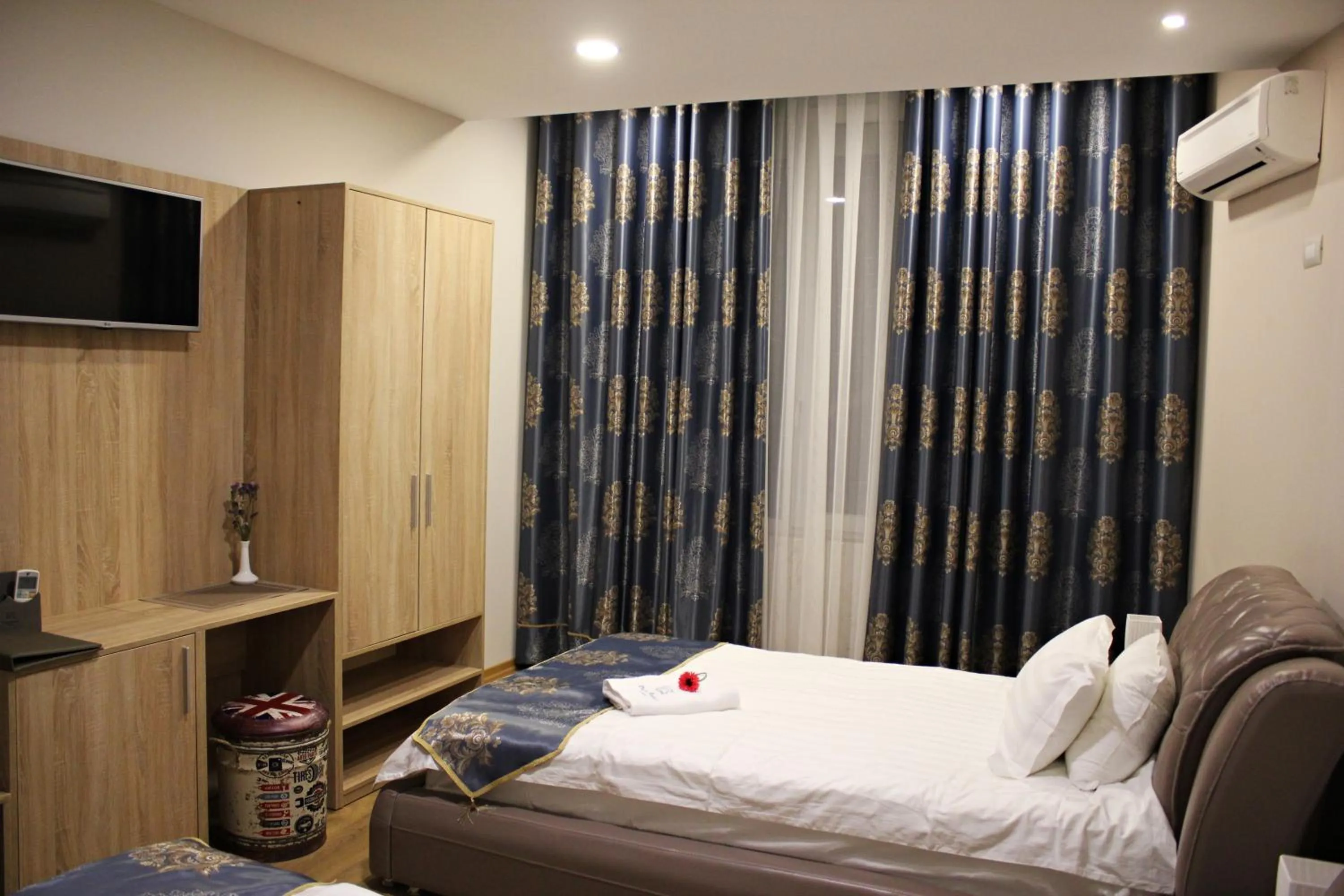 Photo of the whole room, Bed in Park Hotel Tirana