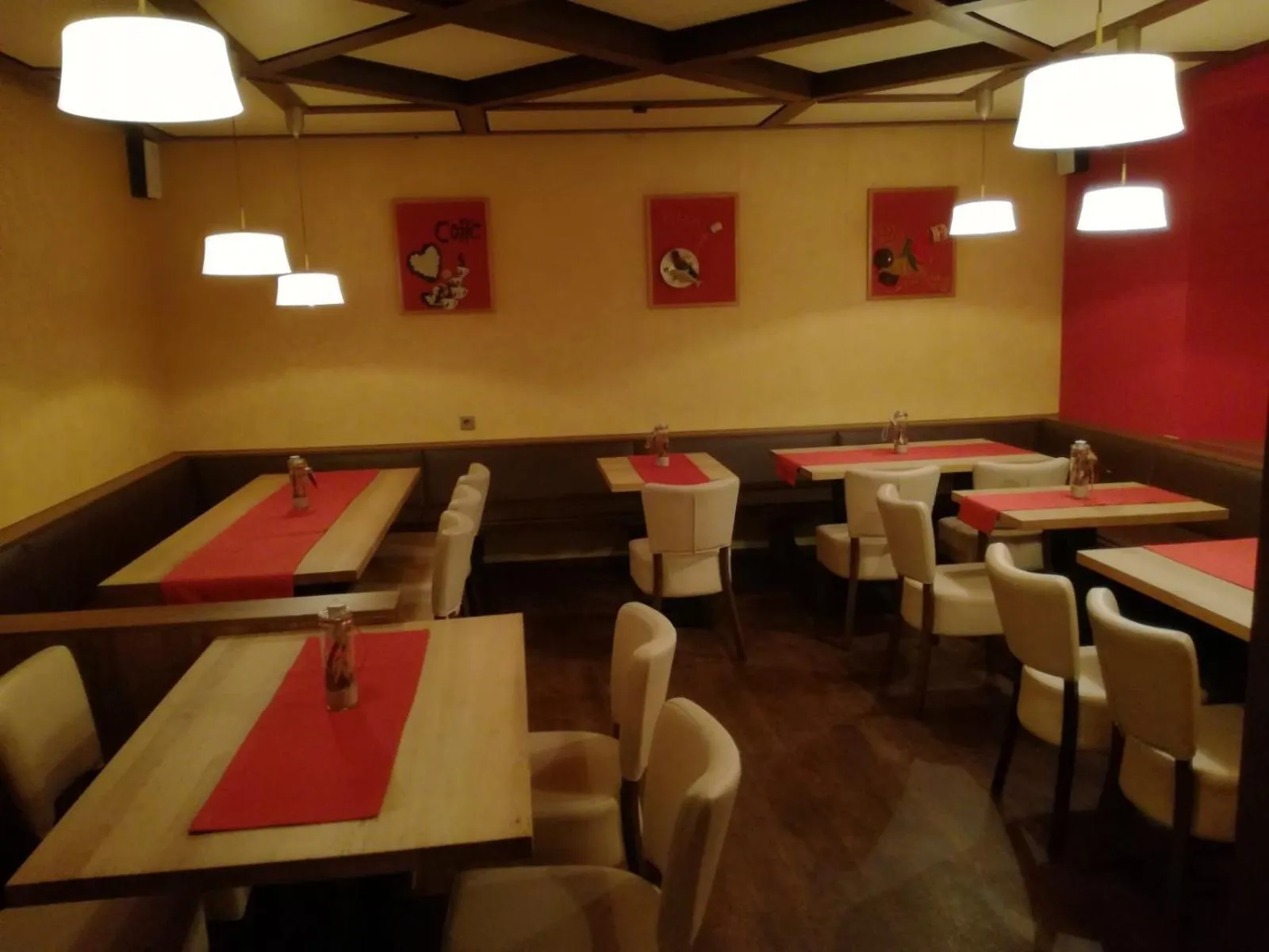 Restaurant/places to eat in Gaststätte Peperoni