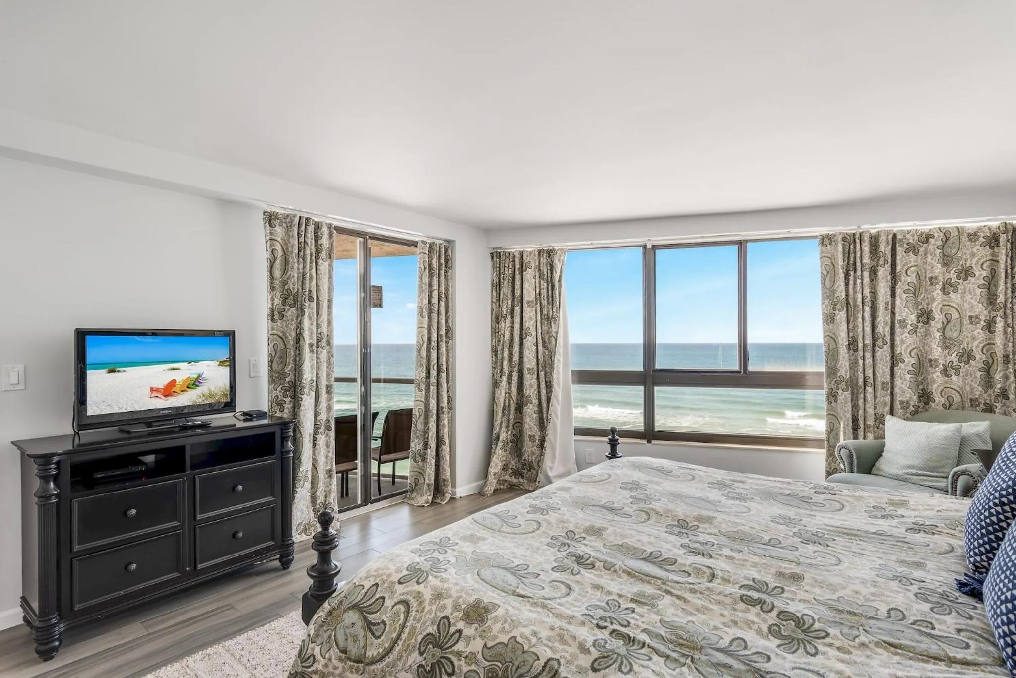 Bed in Beachside Two 4348